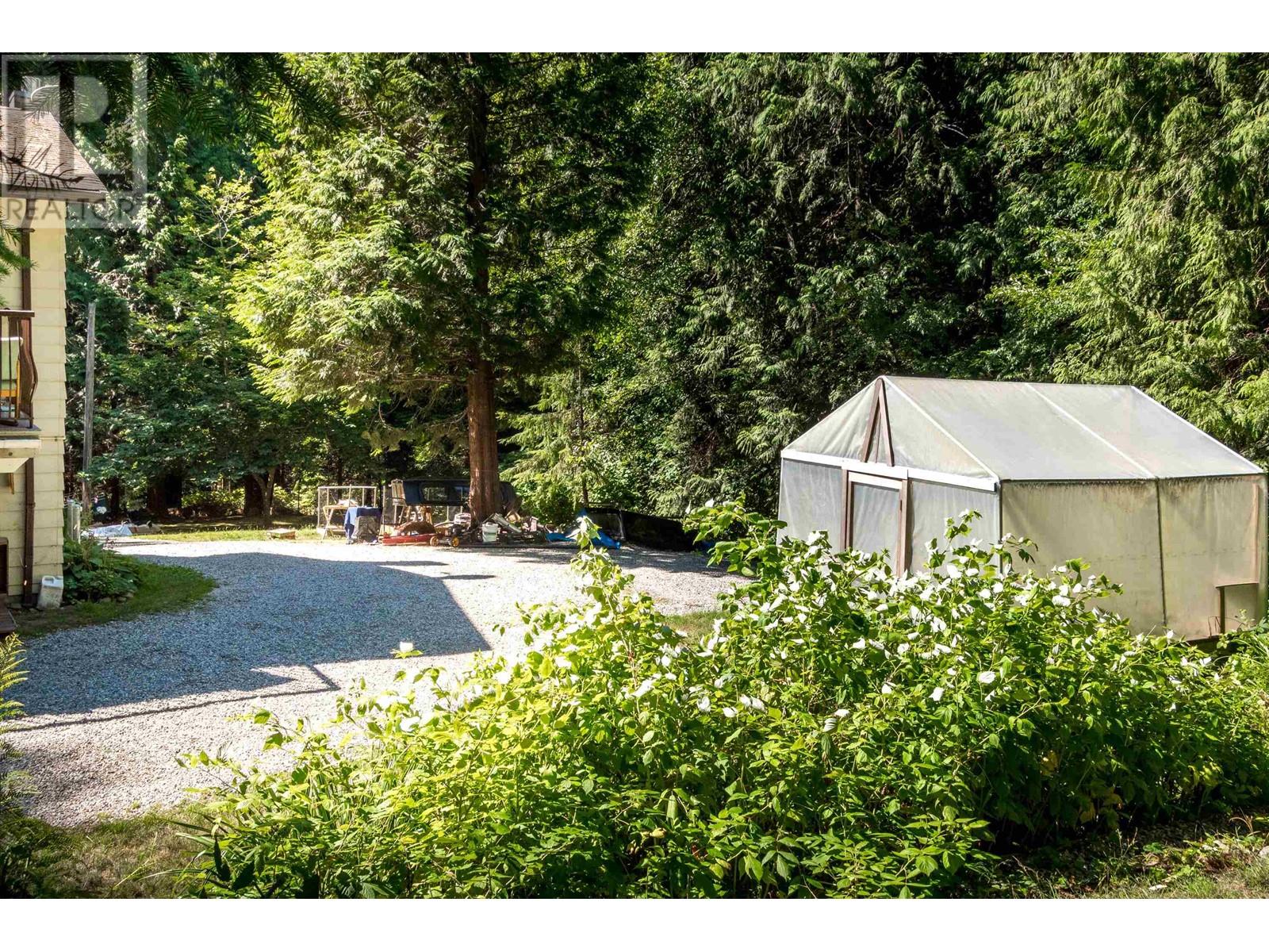 2066 Lower Road, Roberts Creek, British Columbia  V0N 2W6 - Photo 10 - R2806071