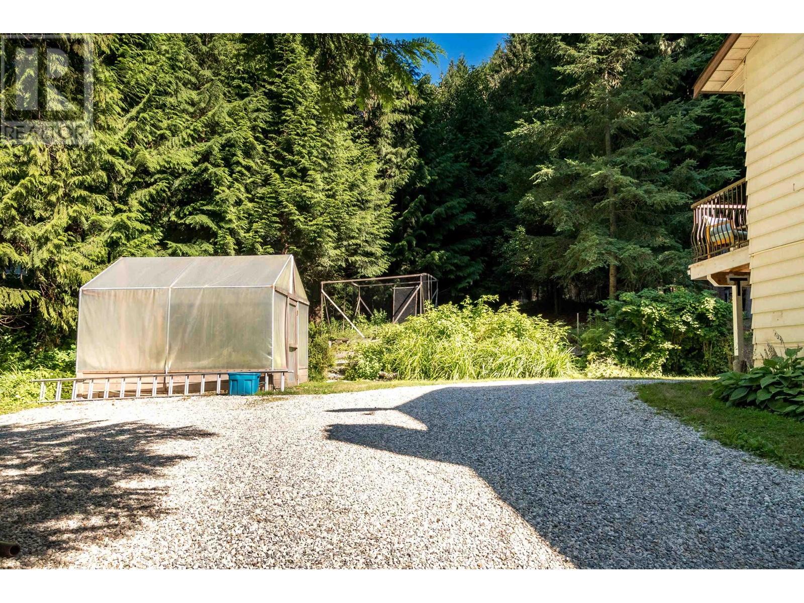 2066 Lower Road, Roberts Creek, British Columbia  V0N 2W6 - Photo 12 - R2806071
