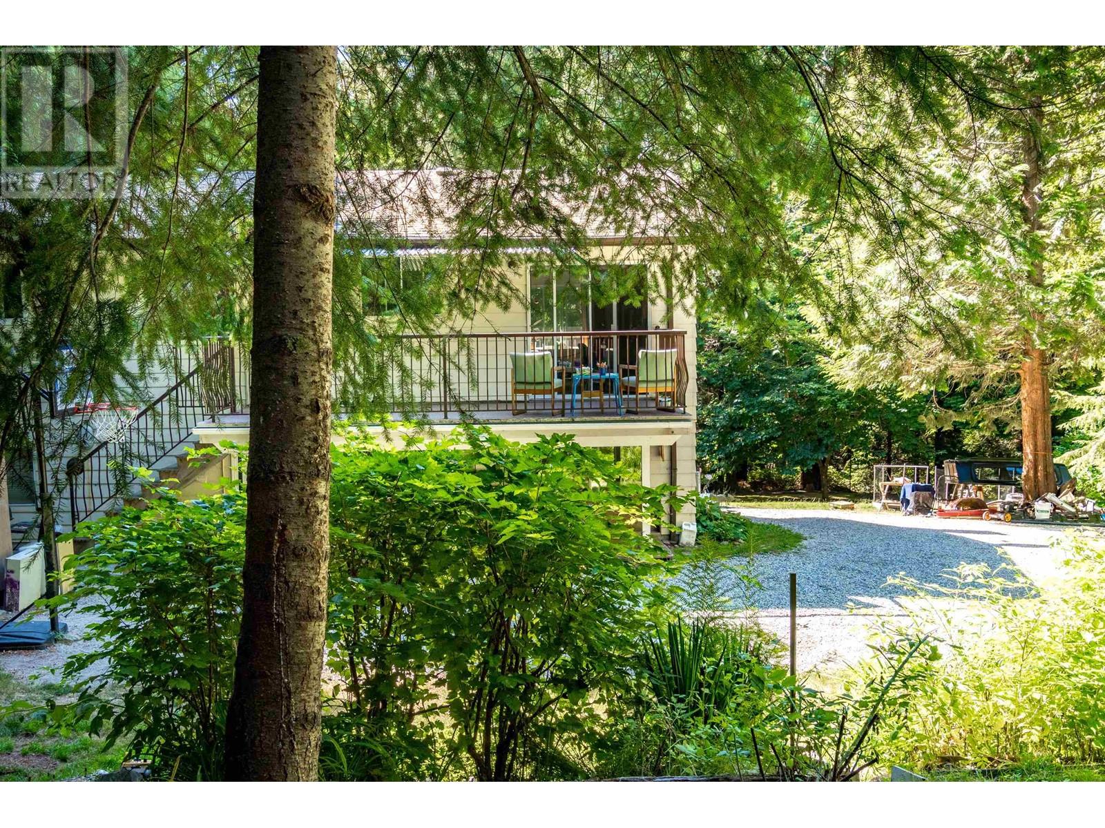 2066 Lower Road, Roberts Creek, British Columbia  V0N 2W6 - Photo 36 - R2806071