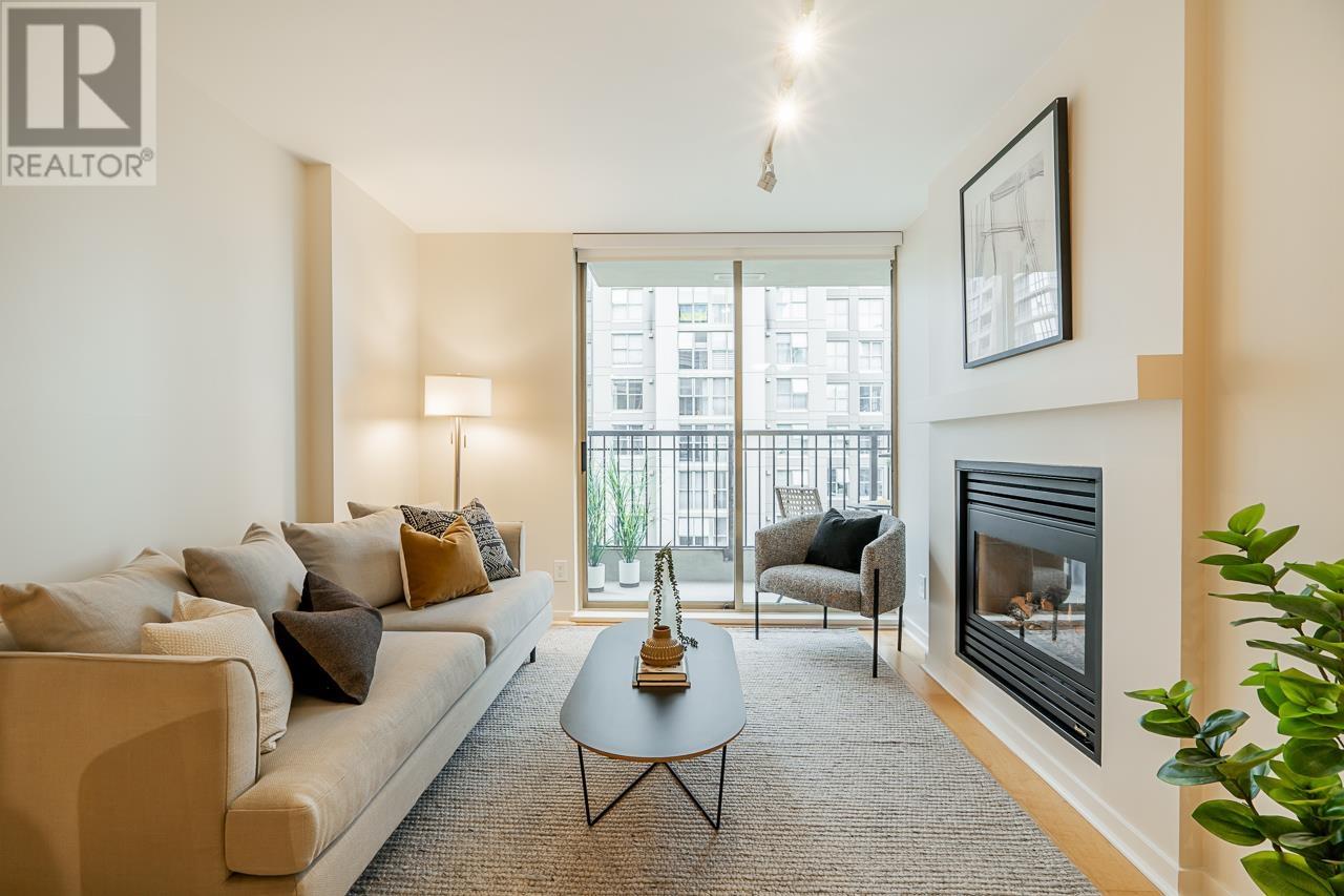 1705 989 Richards Street, Vancouver, British Columbia  V6B 6R6 - Photo 2 - R2819736