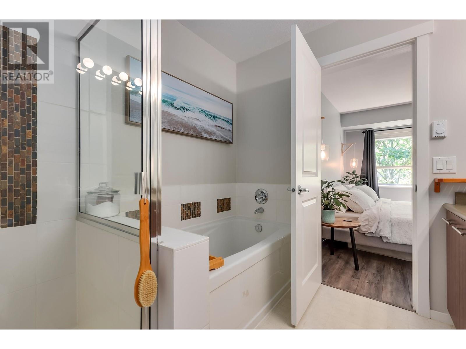111 100 Klahanie Drive, Port Moody, British Columbia  V3H 5K3 - Photo 16 - R2820038