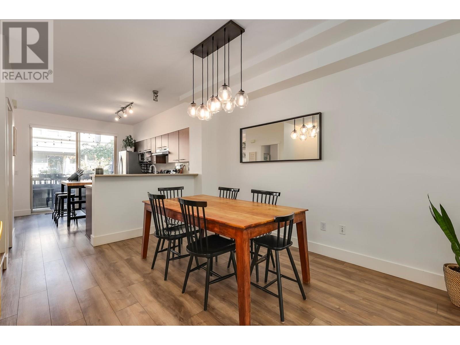 111 100 Klahanie Drive, Port Moody, British Columbia  V3H 5K3 - Photo 5 - R2820038