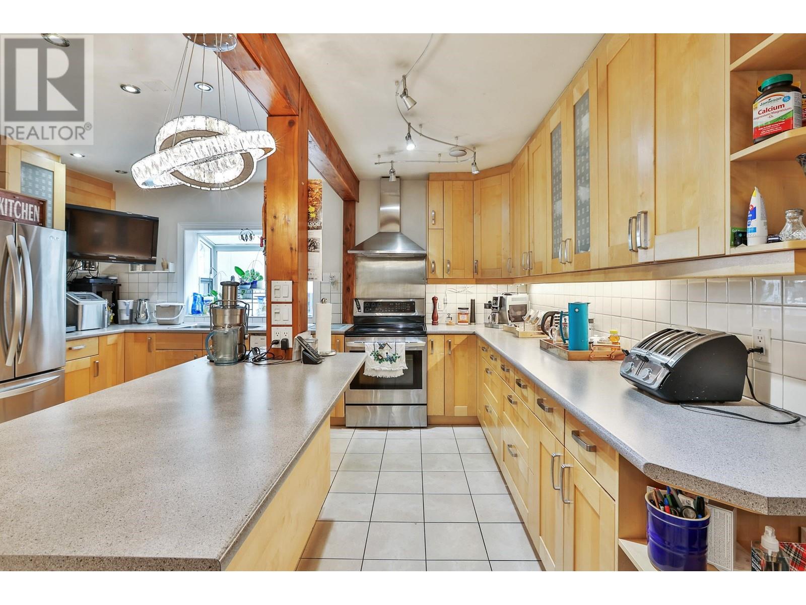 4732 MAITLAND STREET, burnaby, British Columbia