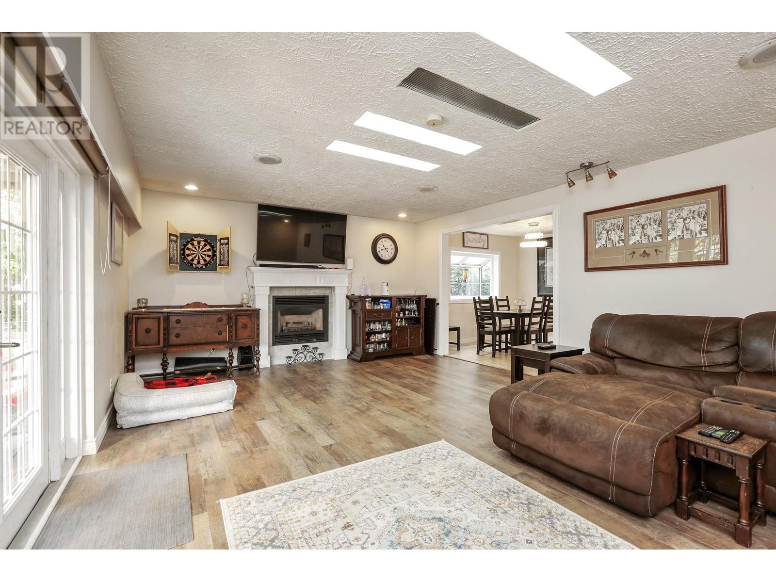 4732 Maitland Street, Burnaby, British Columbia  V5H 1N2 - Photo 6 - R2811005