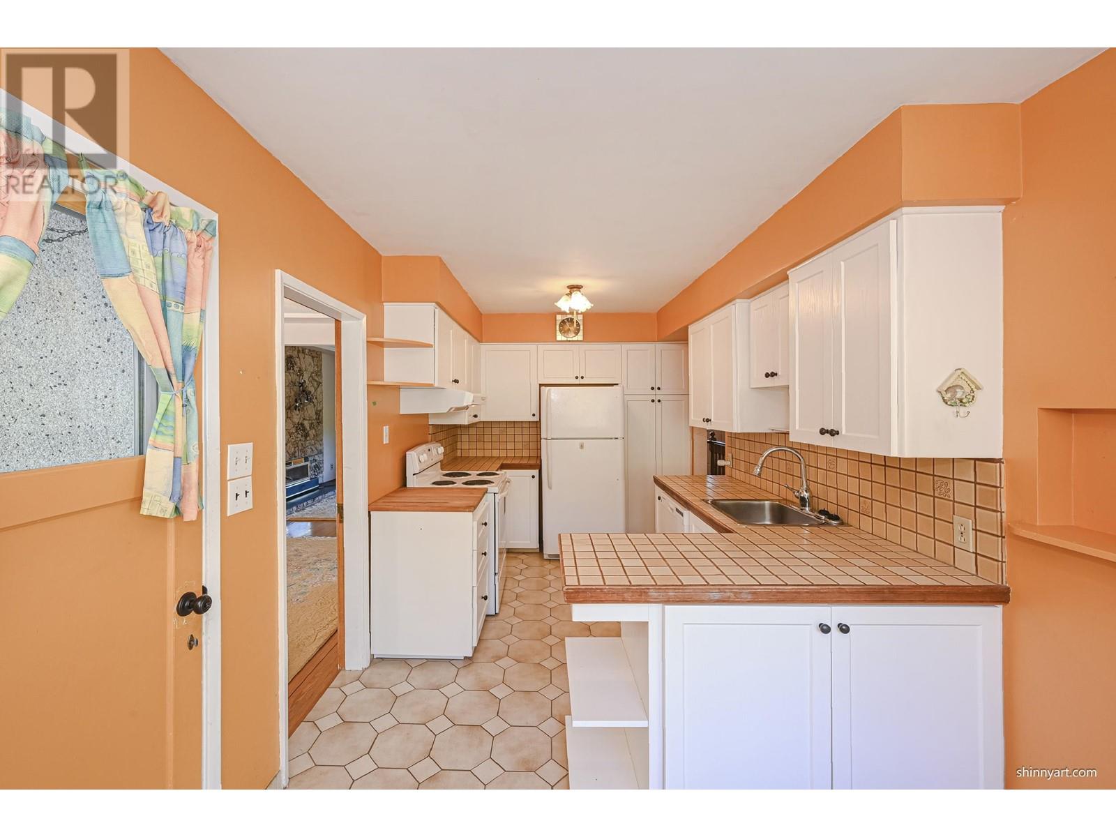 4419 Marine Drive, Burnaby, British Columbia  V5J 3G1 - Photo 19 - R2818799