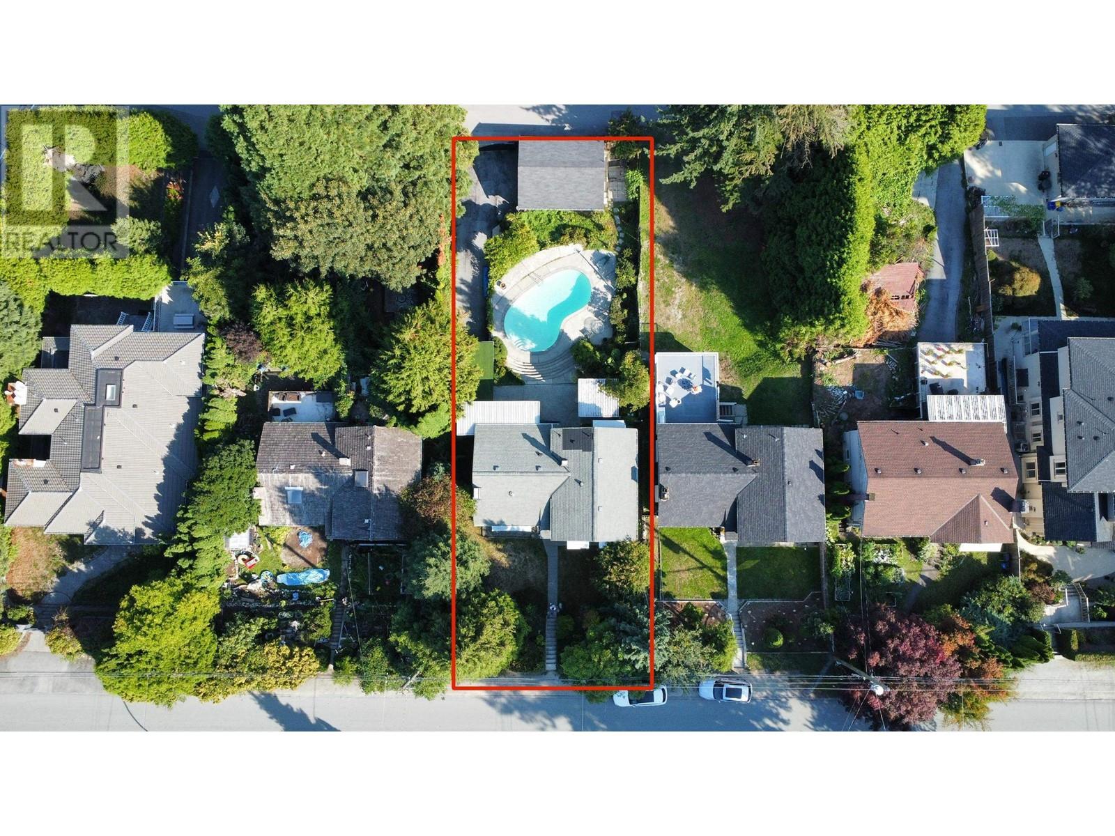6070 Elgin Avenue, Burnaby, British Columbia  V5H 3S4 - Photo 2 - R2818971