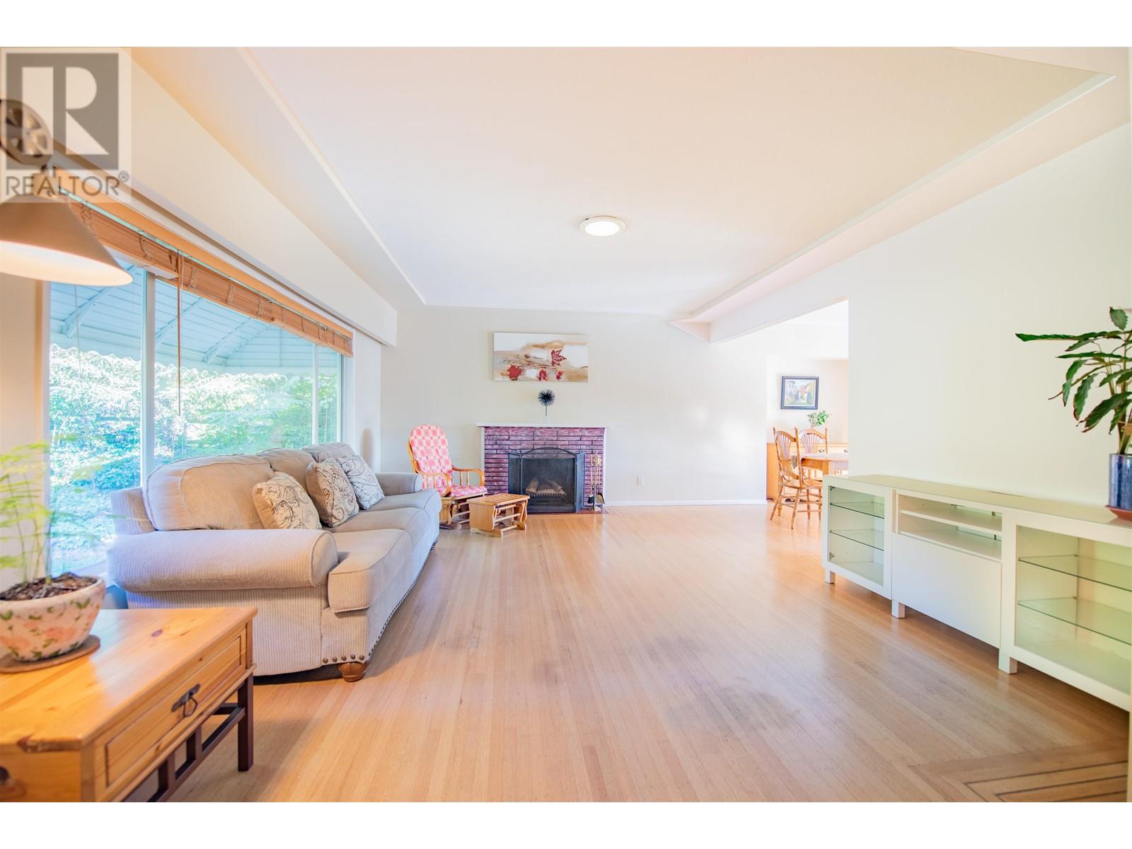 6070 Elgin Avenue, Burnaby, British Columbia  V5H 3S4 - Photo 4 - R2818971