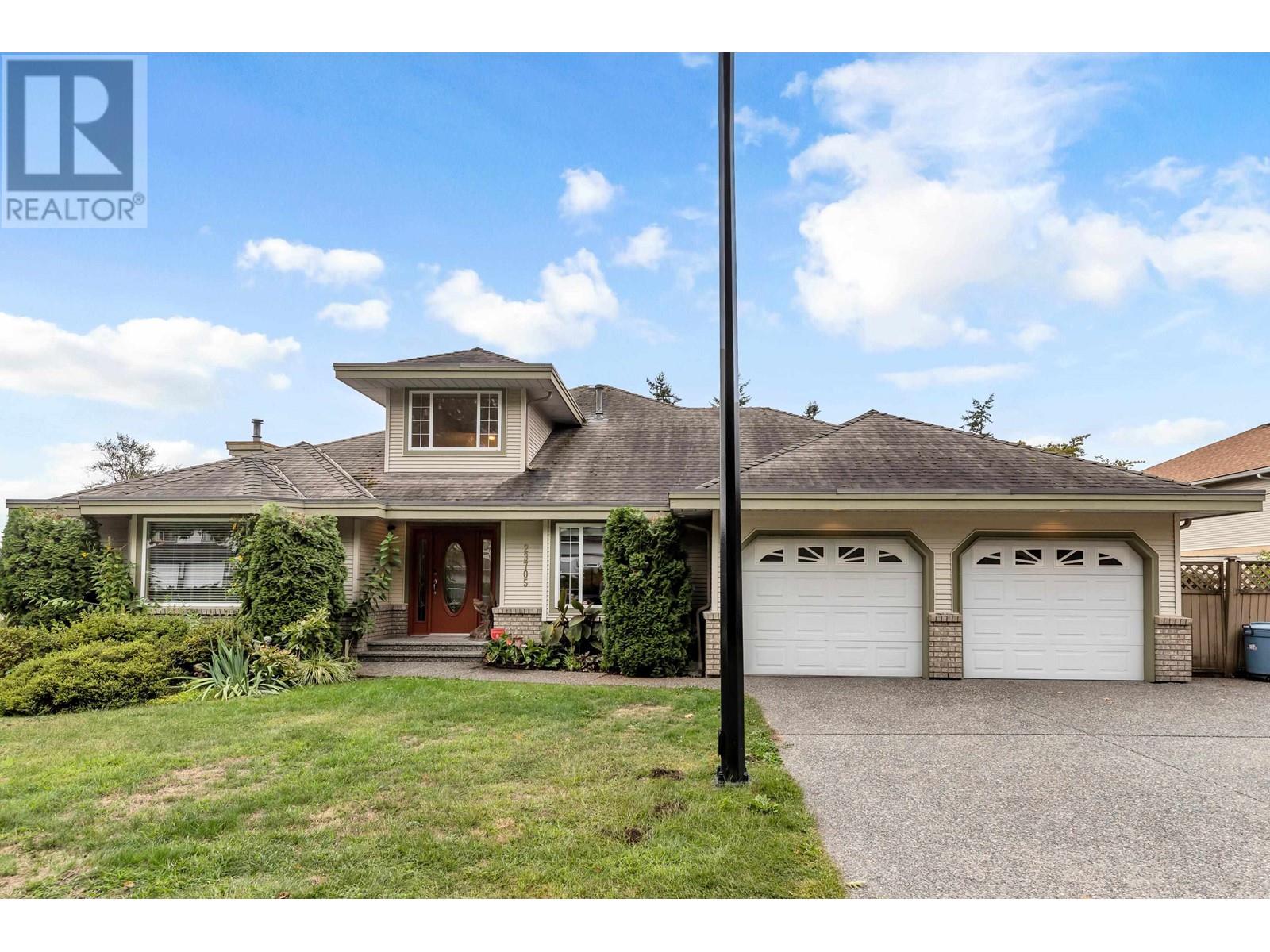 23705 106 Avenue, Maple Ridge, British Columbia  V2W 1B4 - Photo 2 - R2820097