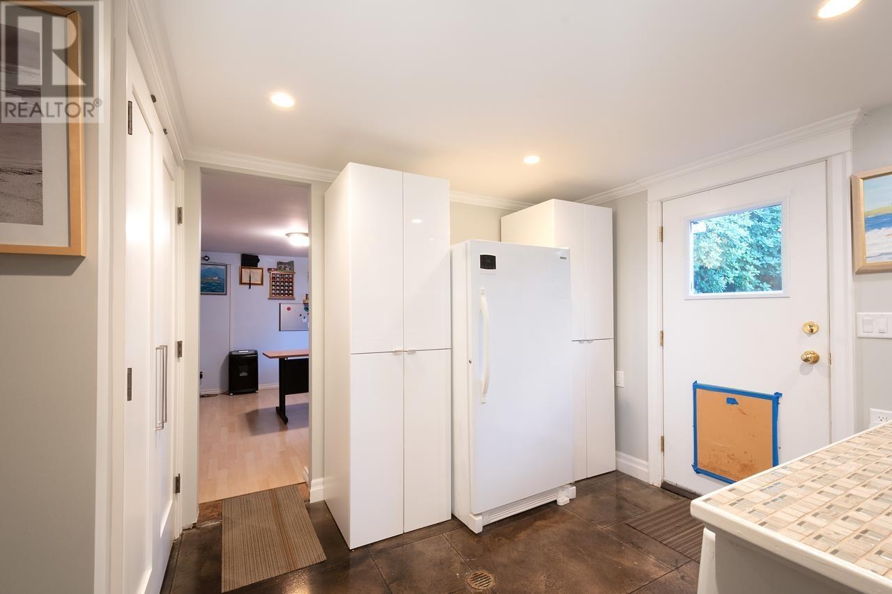 4218 Caddy Road, North Vancouver, British Columbia  V7G 1B7 - Photo 27 - R2819844