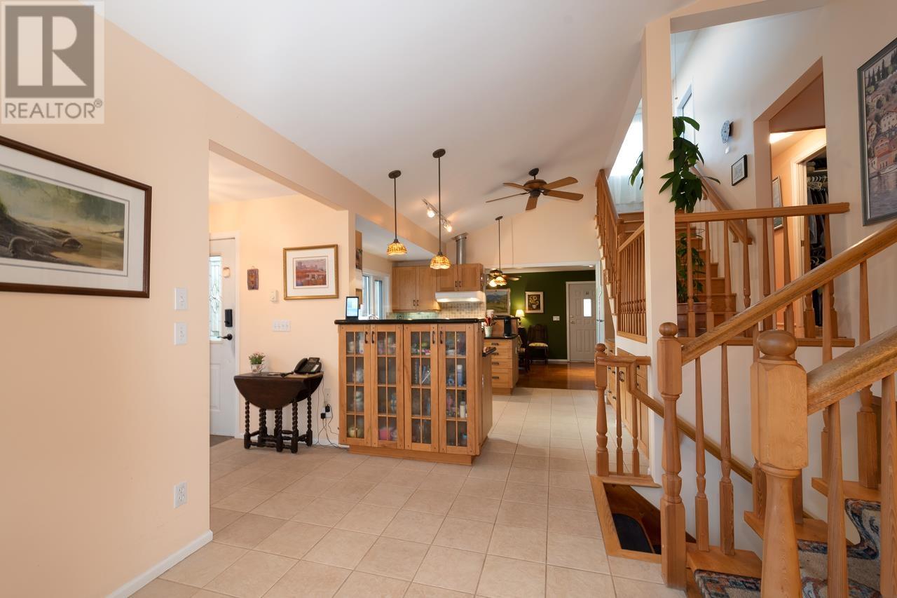 4218 Caddy Road, North Vancouver, British Columbia  V7G 1B7 - Photo 7 - R2819844