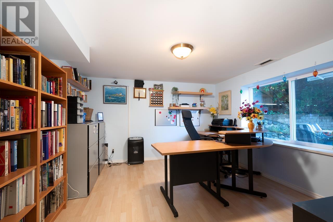 4218 Caddy Road, North Vancouver, British Columbia  V7G 1B7 - Photo 29 - R2819844