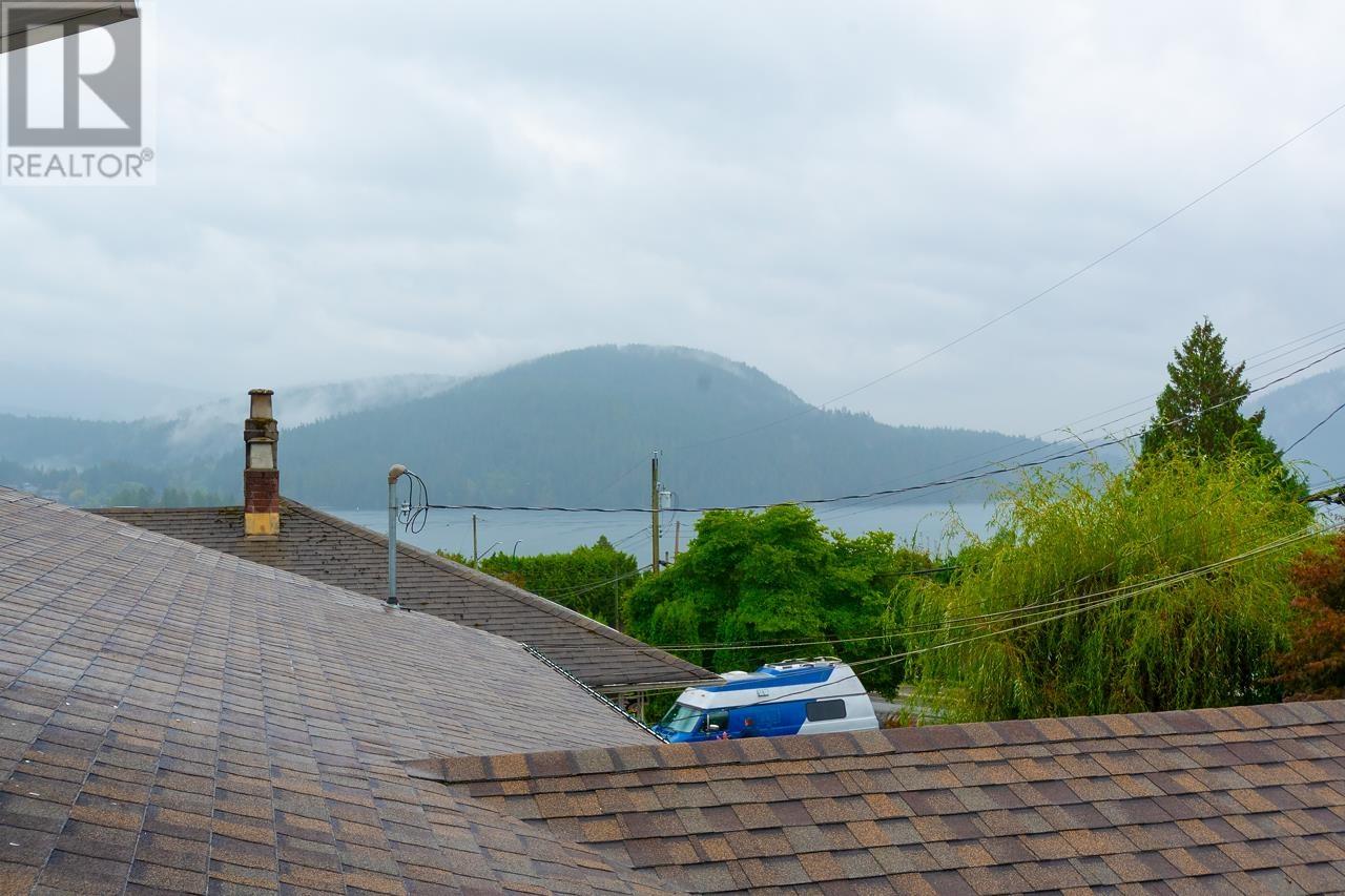 4218 Caddy Road, North Vancouver, British Columbia  V7G 1B7 - Photo 15 - R2819844