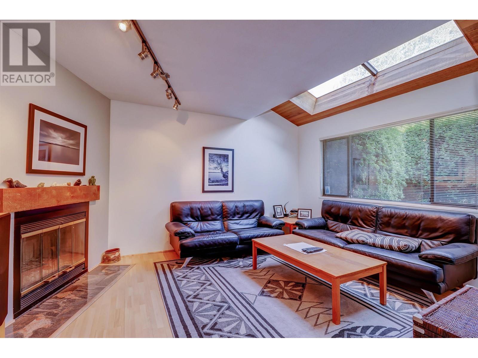 2425 Bayswater Street, Vancouver, British Columbia  V6K 4N3 - Photo 3 - R2820078