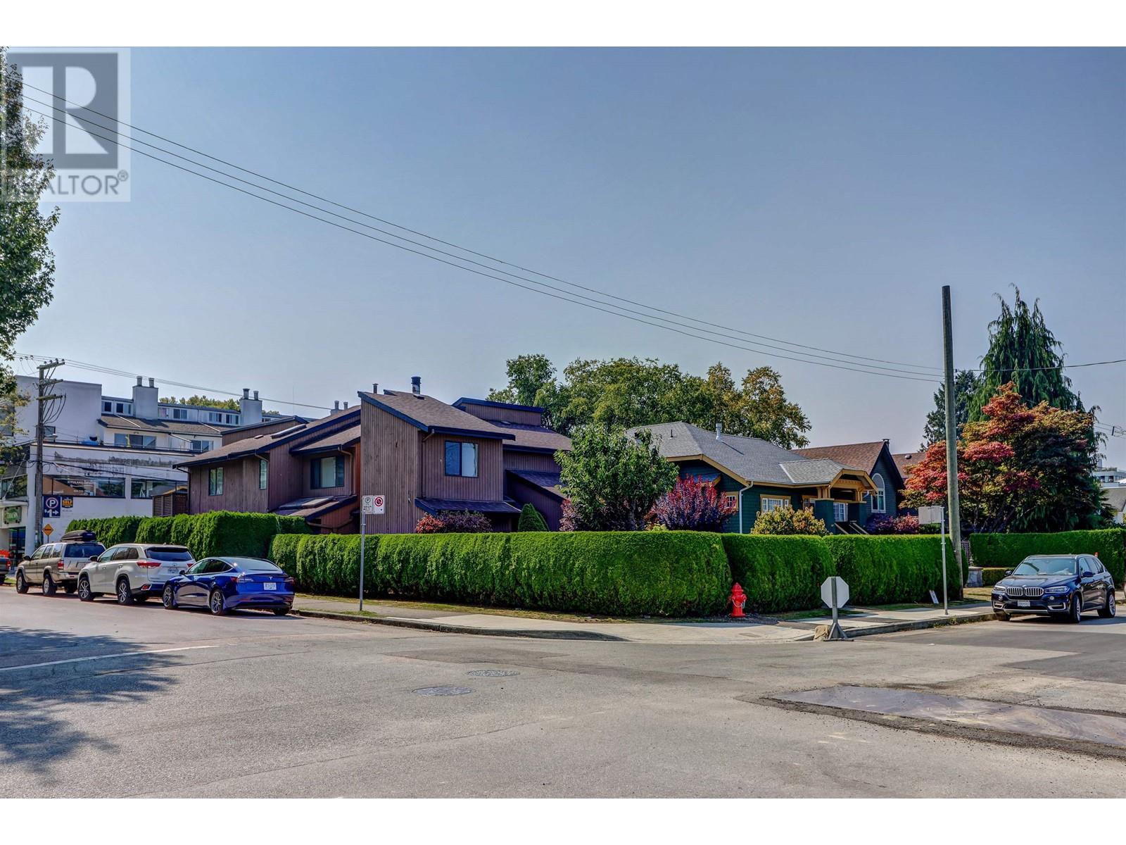 2425 Bayswater Street, Vancouver, British Columbia  V6K 4N3 - Photo 2 - R2820078