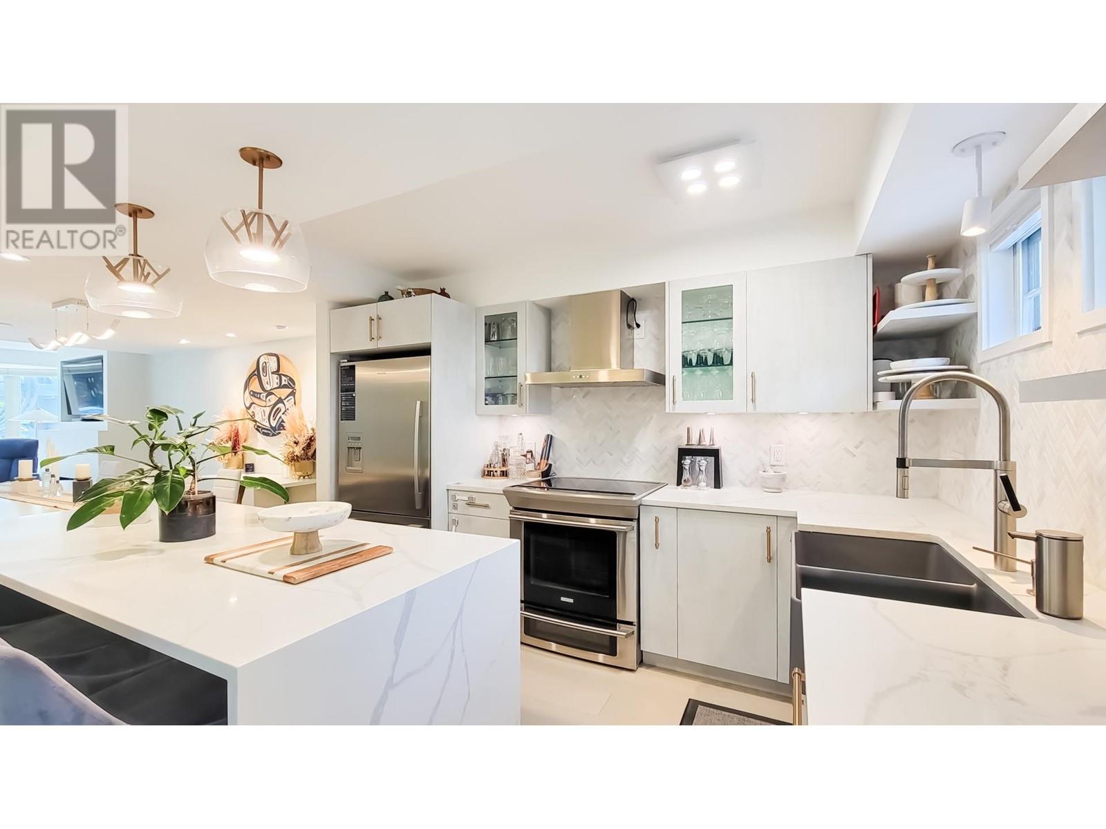 T16 1501 Howe Street, Vancouver, British Columbia  V6Z 2P8 - Photo 2 - R2820142