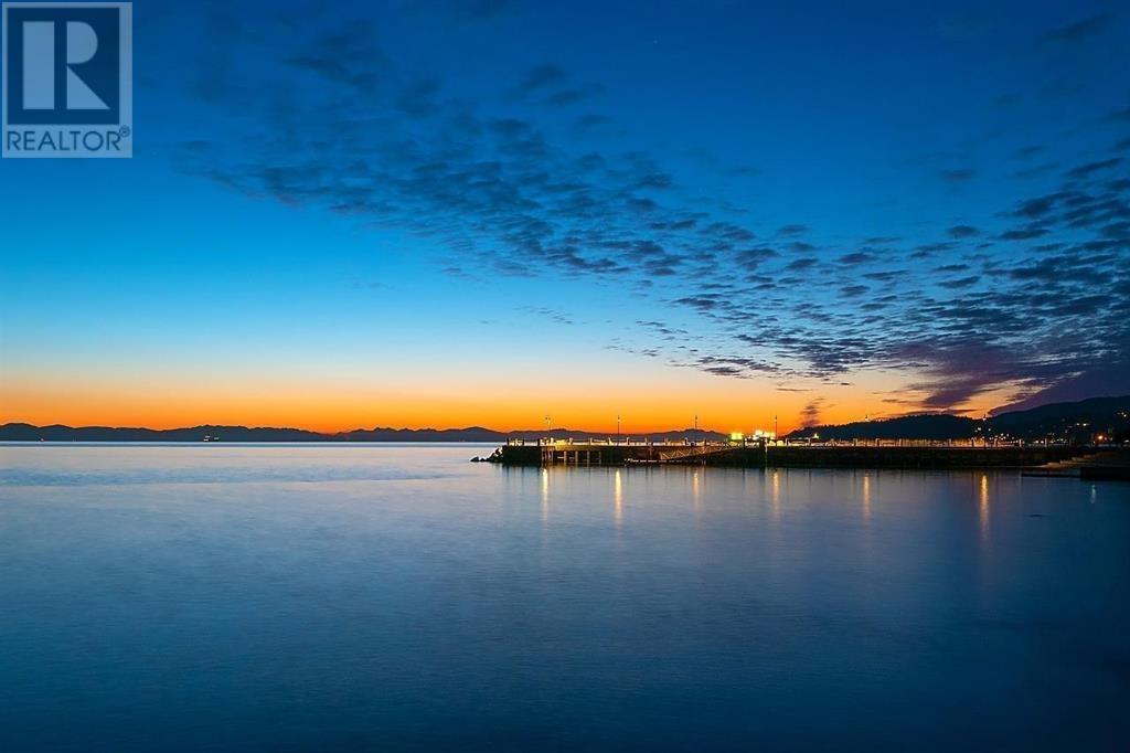 404 150 24th Street, West Vancouver, British Columbia  V7V 4G8 - Photo 2 - R2820138