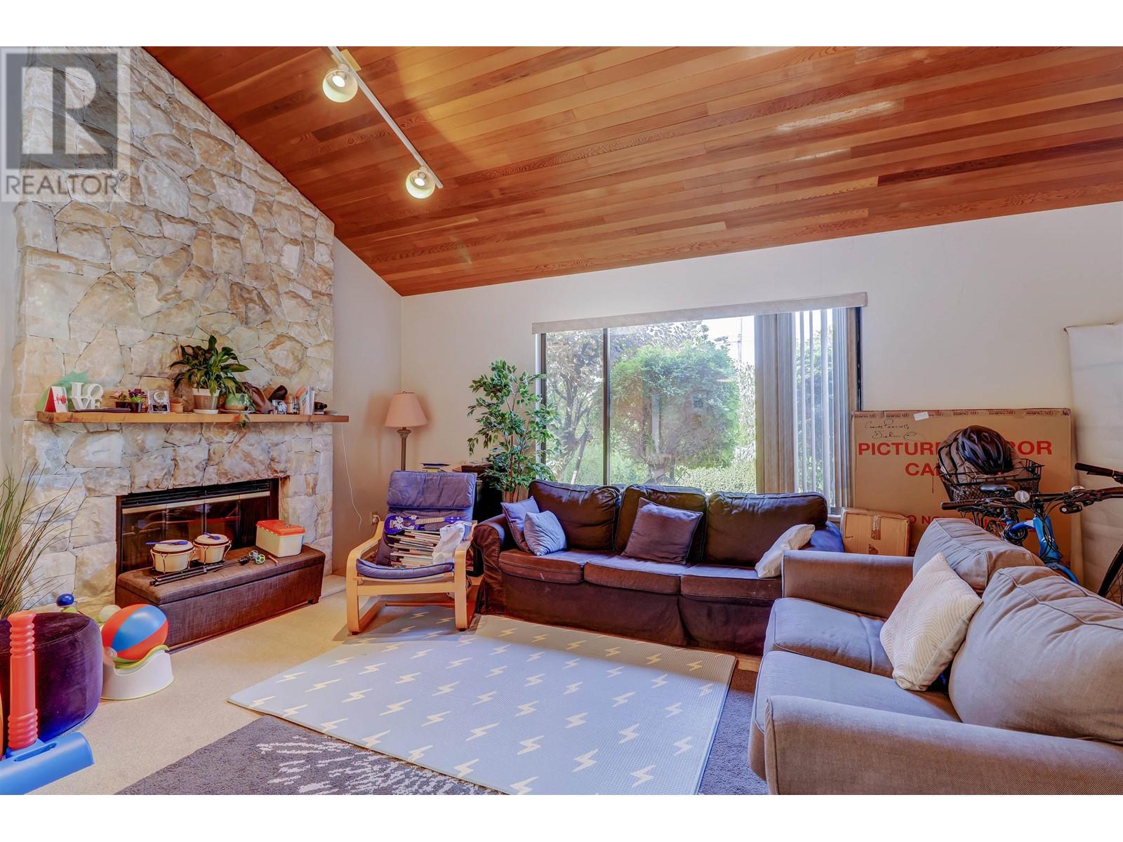 2940 W 8th Avenue, Vancouver, British Columbia  V6K 2C1 - Photo 10 - R2820100