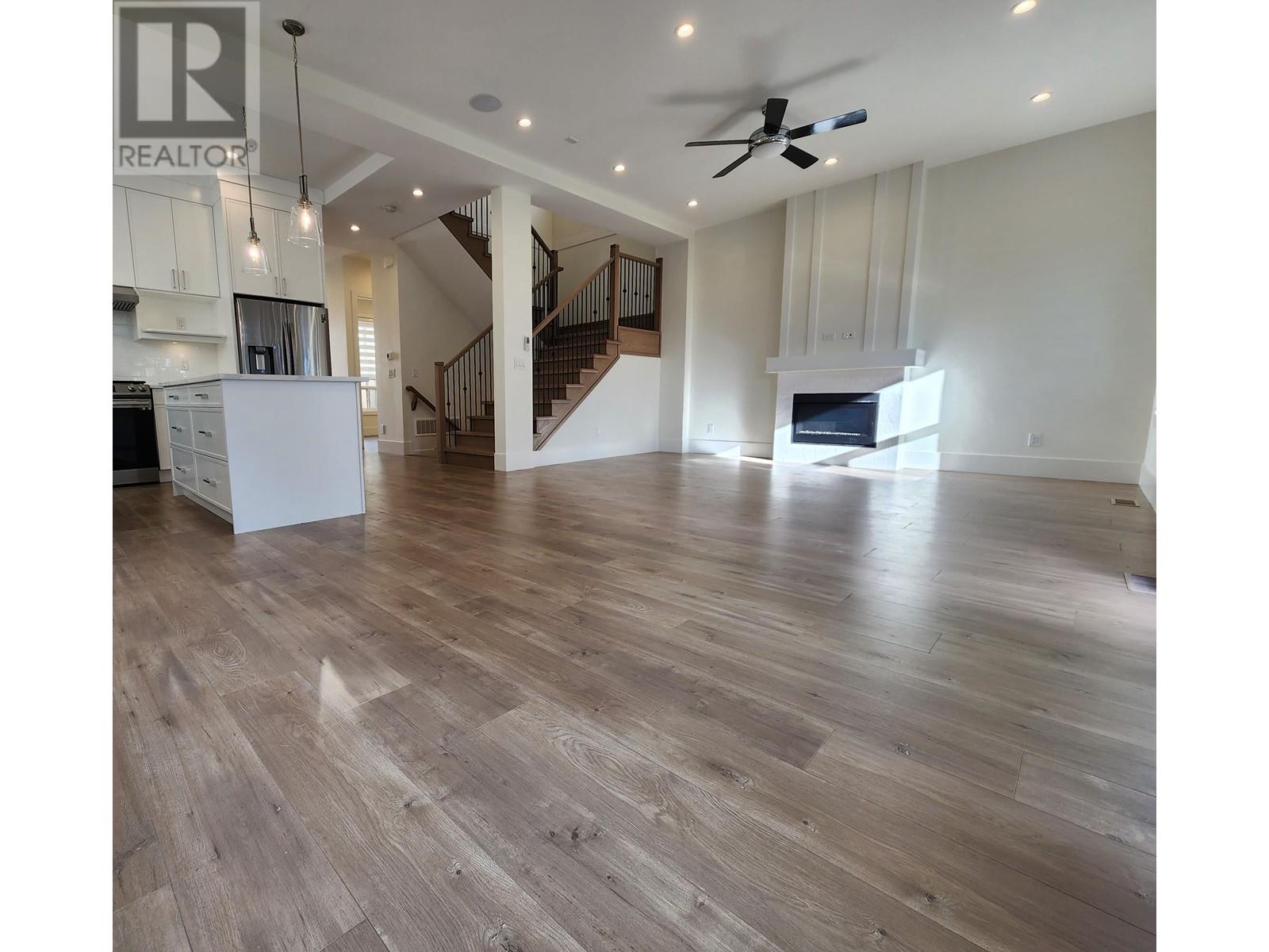 104 824 Edgar Avenue, Coquitlam, British Columbia  V3K 2J8 - Photo 4 - R2814028