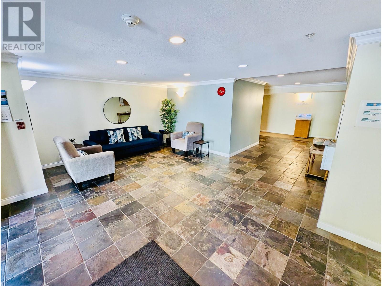 304 5855 Cowrie Street, Sechelt, British Columbia  V7Z 0K1 - Photo 2 - R2816615