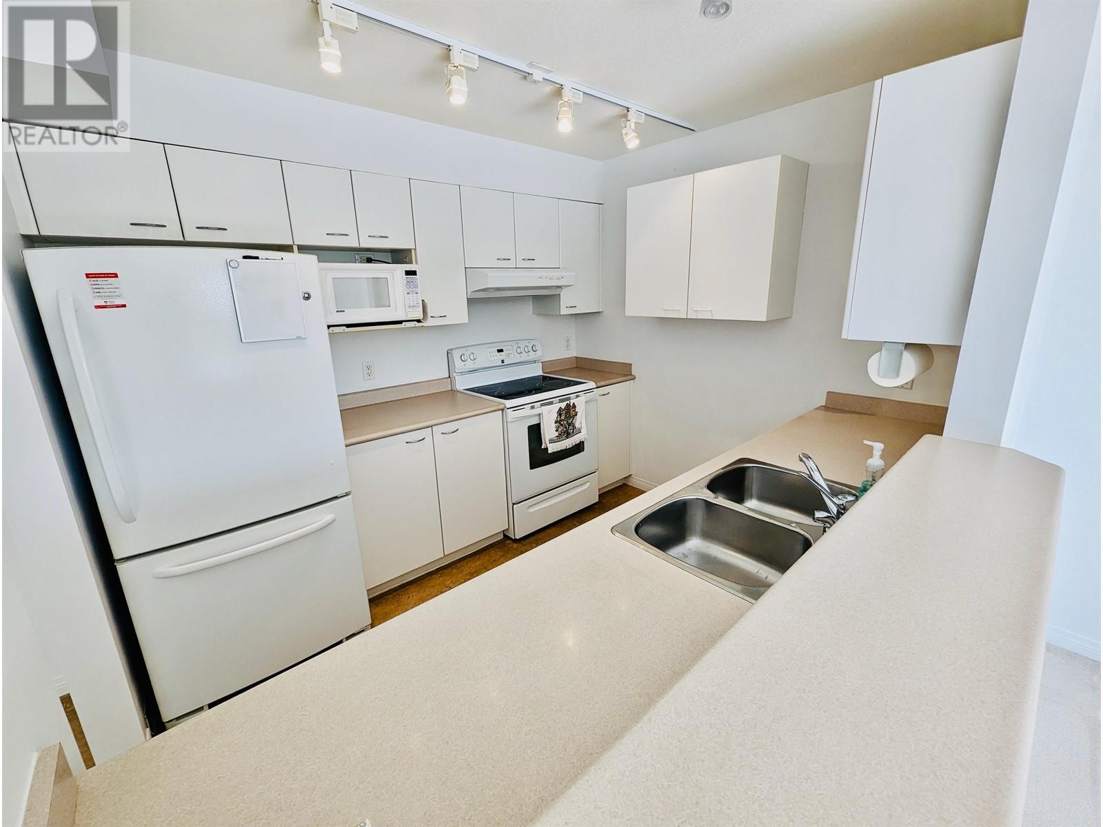 304 5855 Cowrie Street, Sechelt, British Columbia  V7Z 0K1 - Photo 3 - R2816615