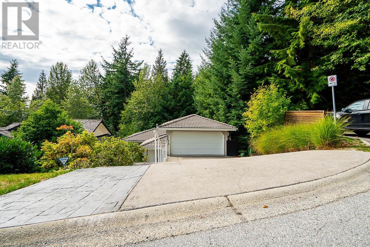 4275 St. Pauls Avenue, North Vancouver, British Columbia  V7N 1T4 - Photo 3 - R2813934