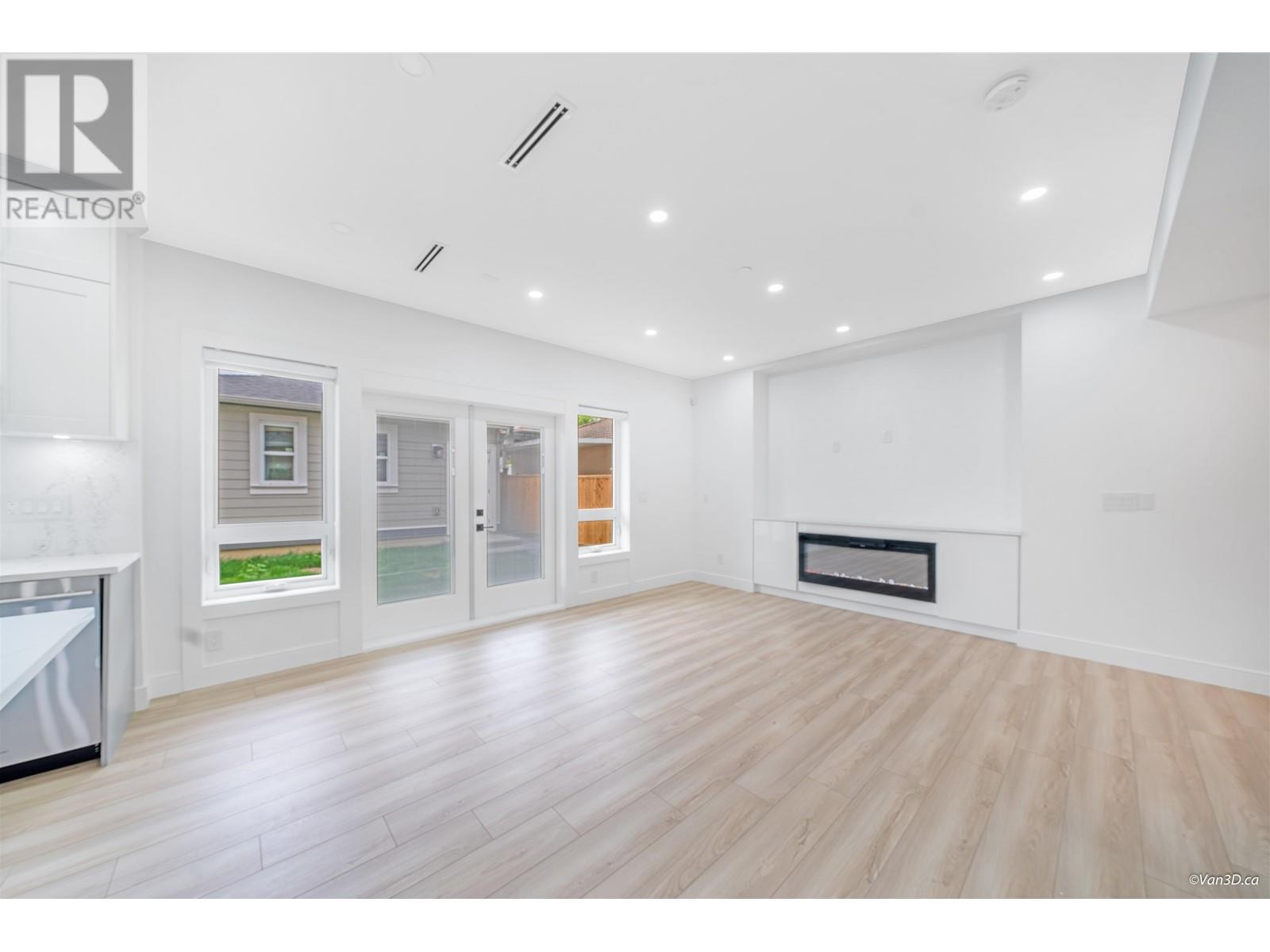 6166 Beatrice Street, Vancouver, British Columbia  V5P 3R2 - Photo 2 - R2819823