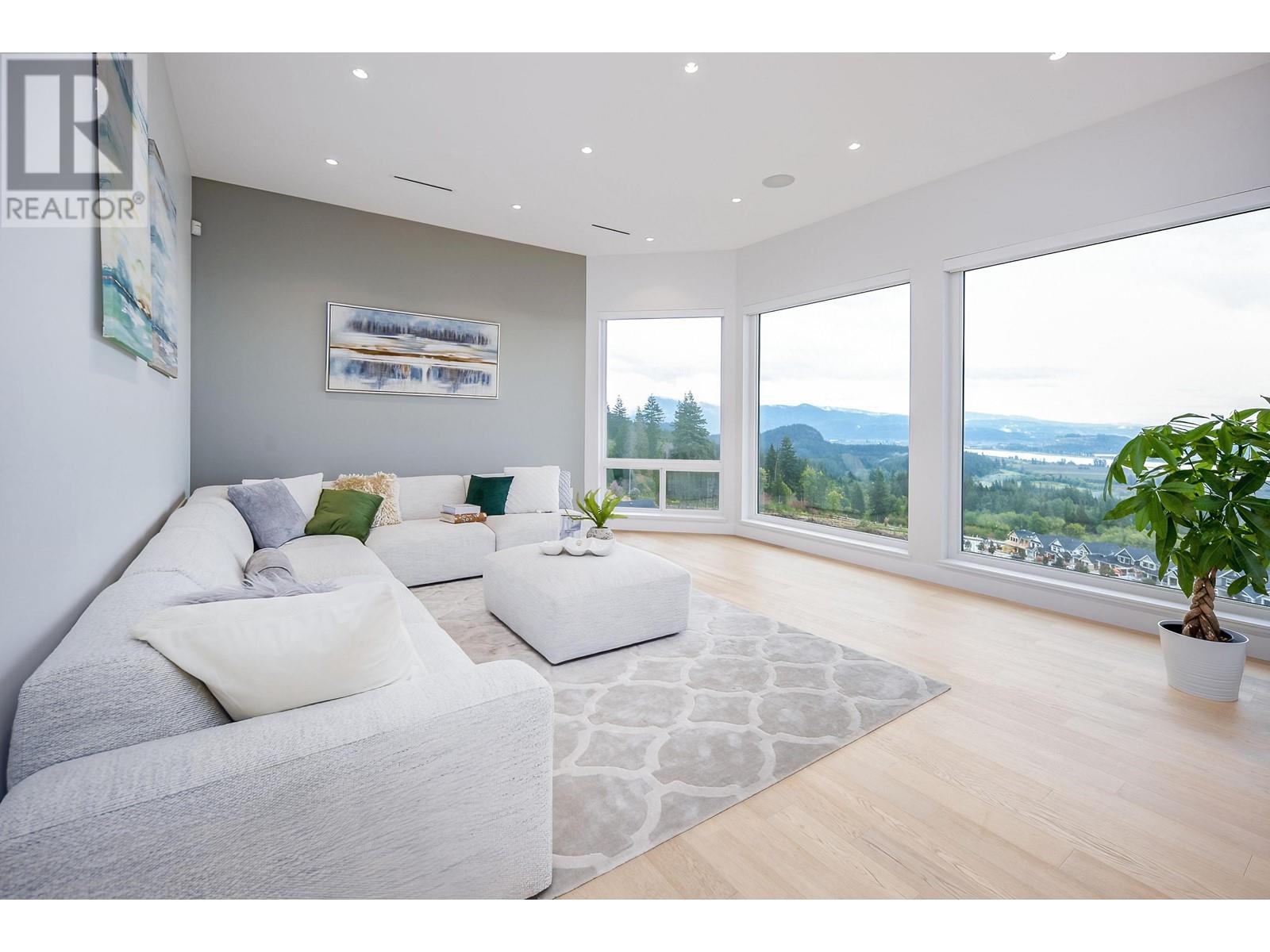 1445 Shay Street, Coquitlam, British Columbia  V3E 0M3 - Photo 4 - R2820153