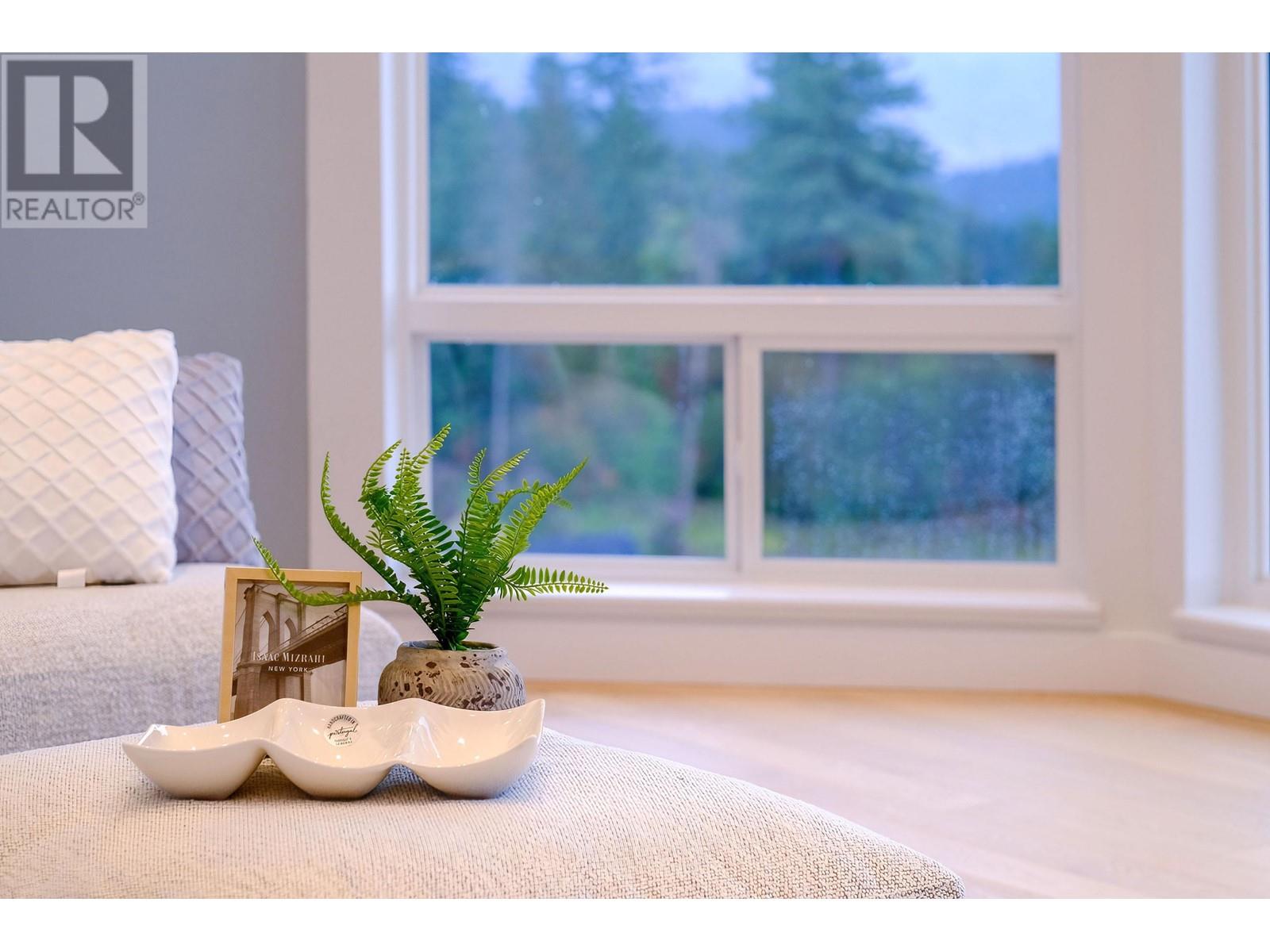 1445 Shay Street, Coquitlam, British Columbia  V3E 0M3 - Photo 5 - R2820153