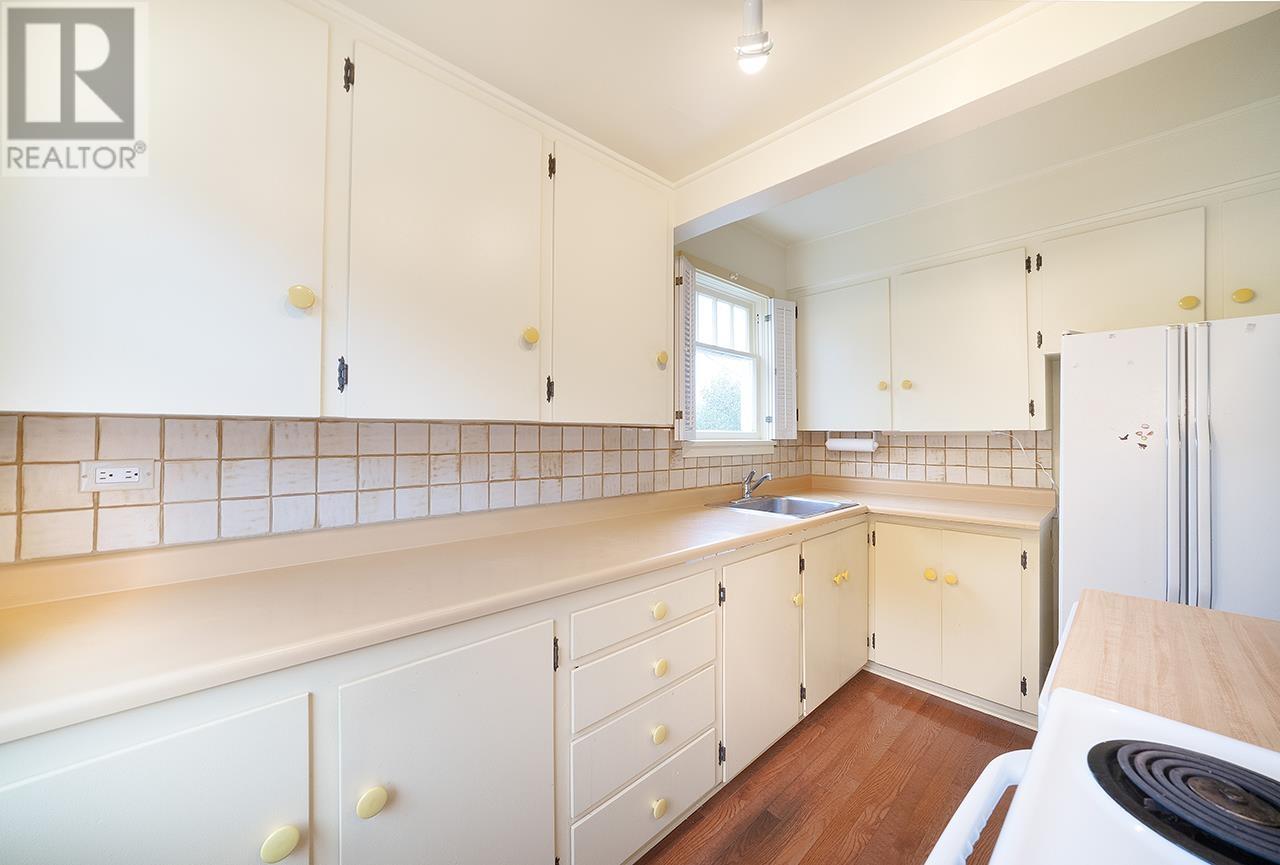 4313 Victory Street, Burnaby, British Columbia  V5J 1R1 - Photo 5 - R2818806