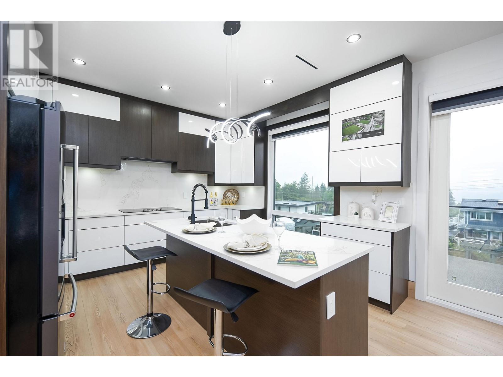 7045 Ridge Drive, Burnaby, British Columbia  V5A 1A8 - Photo 12 - R2810612