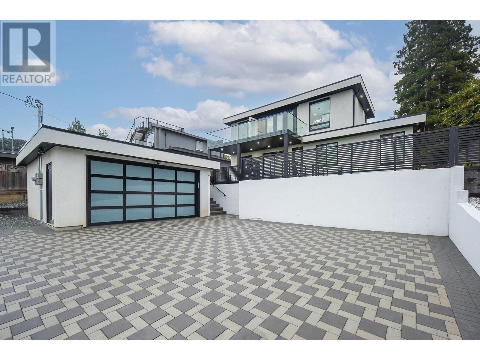 7045 Ridge Drive, Burnaby, British Columbia  V5A 1A8 - Photo 3 - R2810612