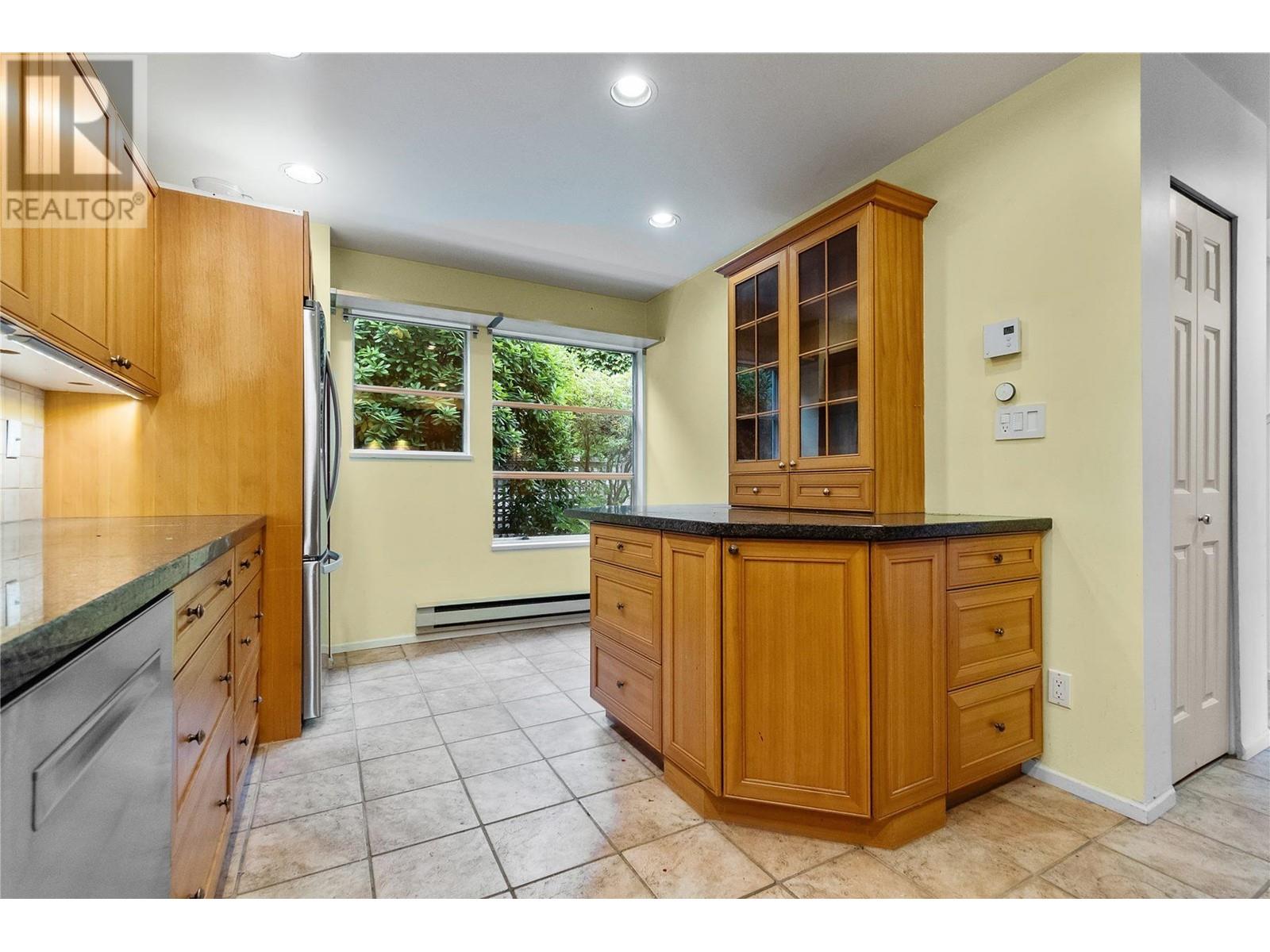 B4 275 E 4th Street, North Vancouver, British Columbia  V7L 1J1 - Photo 14 - R2819096