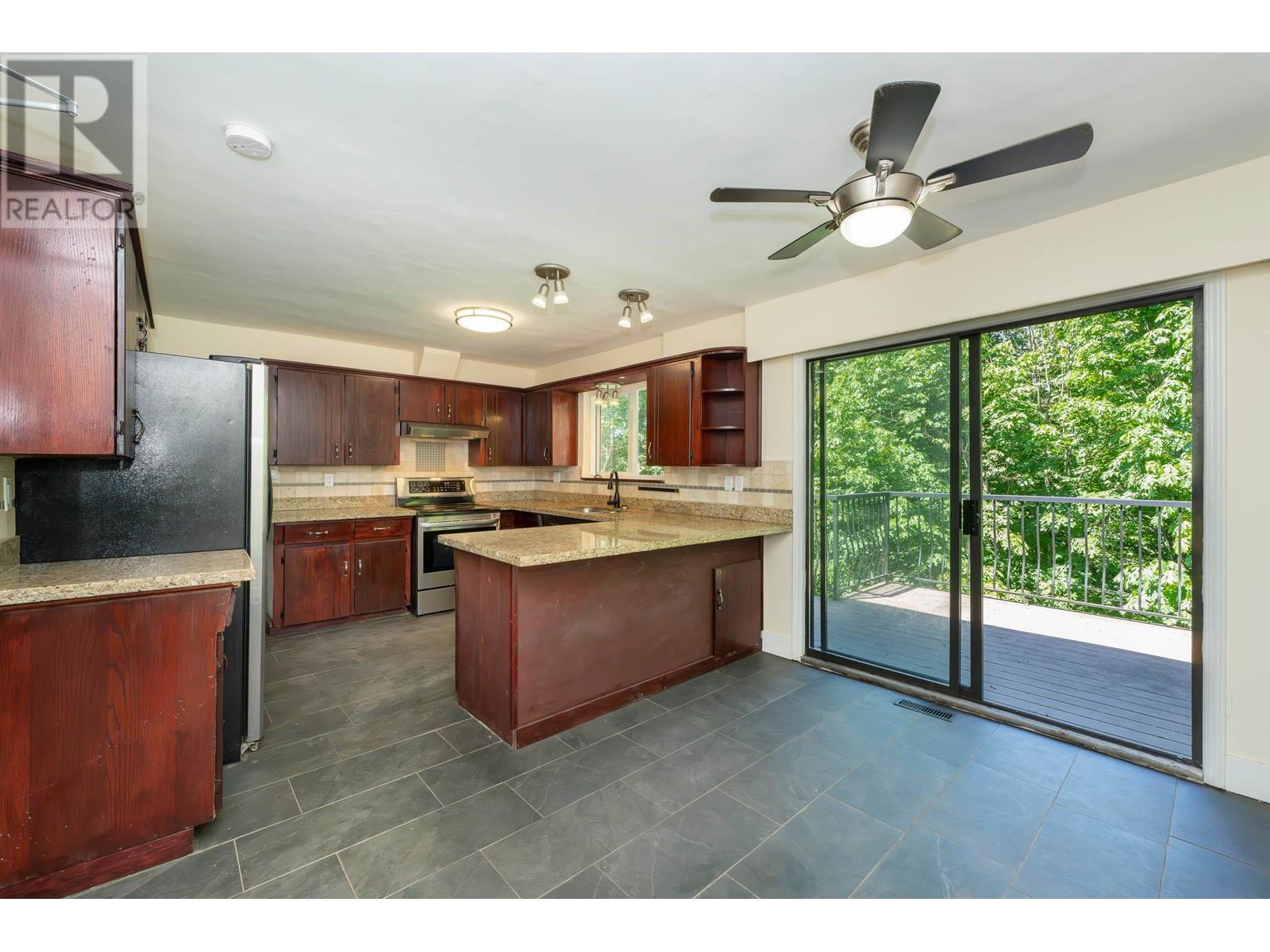 1404 Mary Hill Lane, Port Coquitlam, British Columbia  V3C 4C3 - Photo 6 - R2807911
