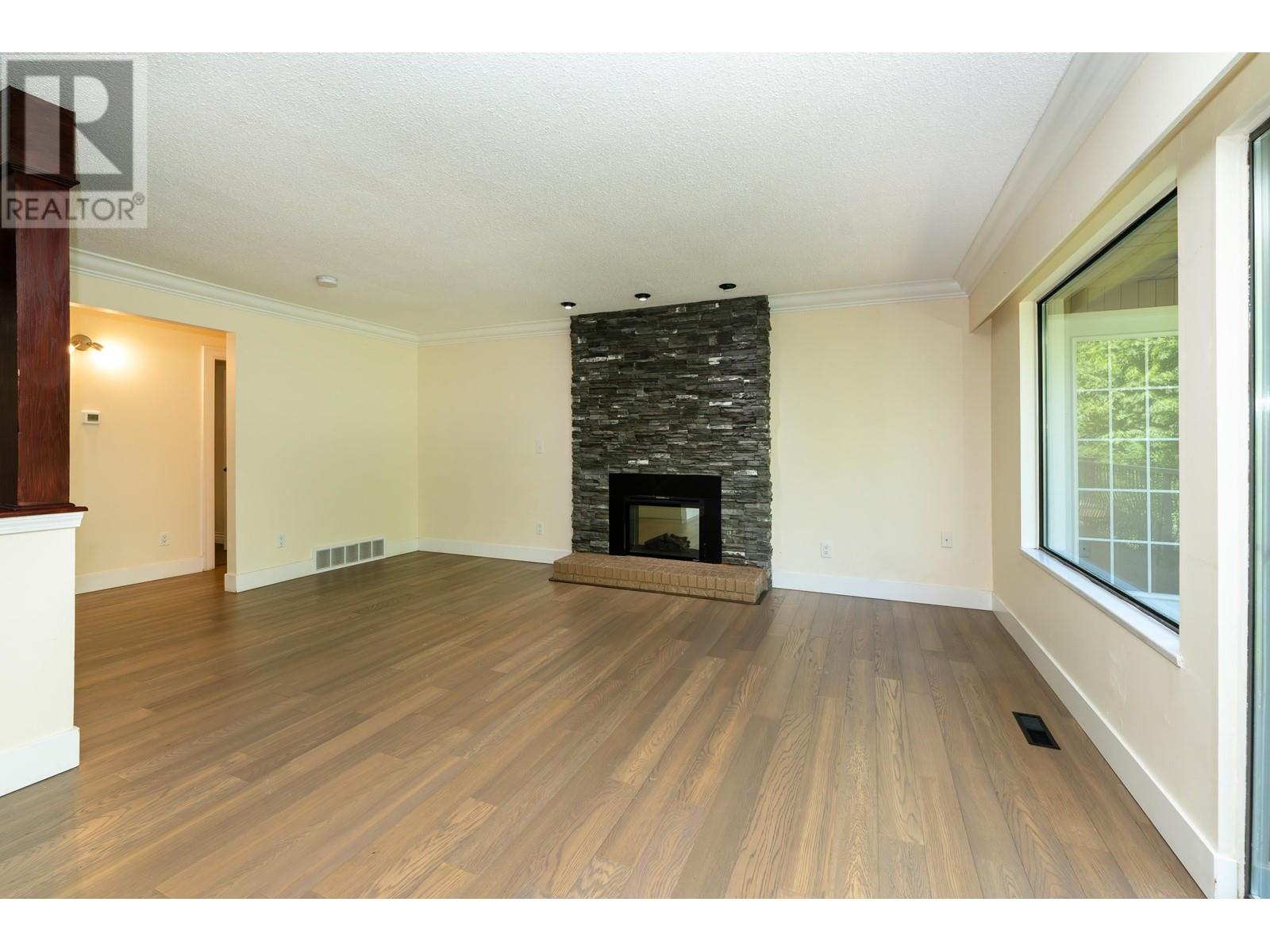 1404 Mary Hill Lane, Port Coquitlam, British Columbia  V3C 4C3 - Photo 8 - R2807911