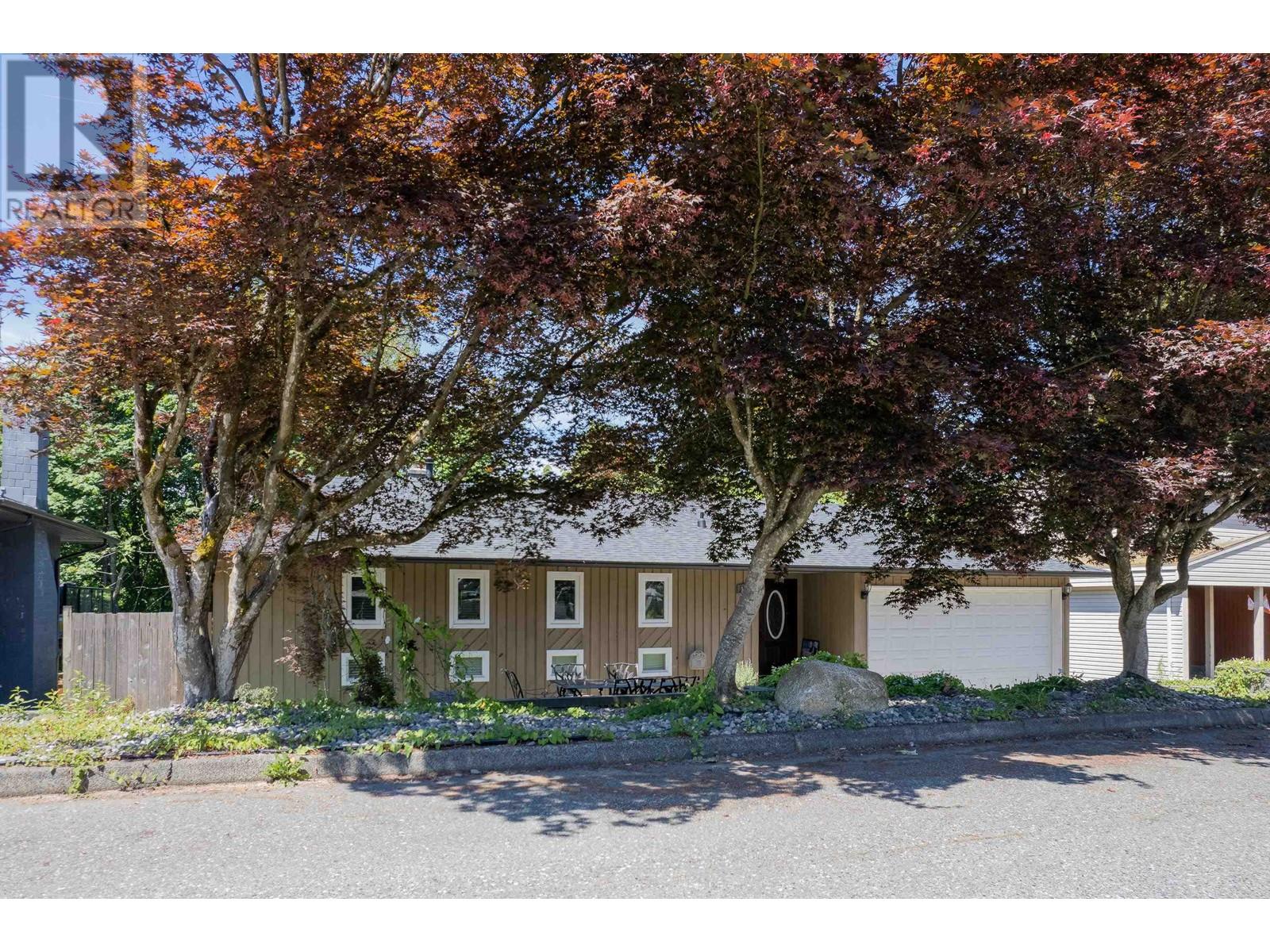 1404 Mary Hill Lane, Port Coquitlam, British Columbia  V3C 4C3 - Photo 2 - R2807911