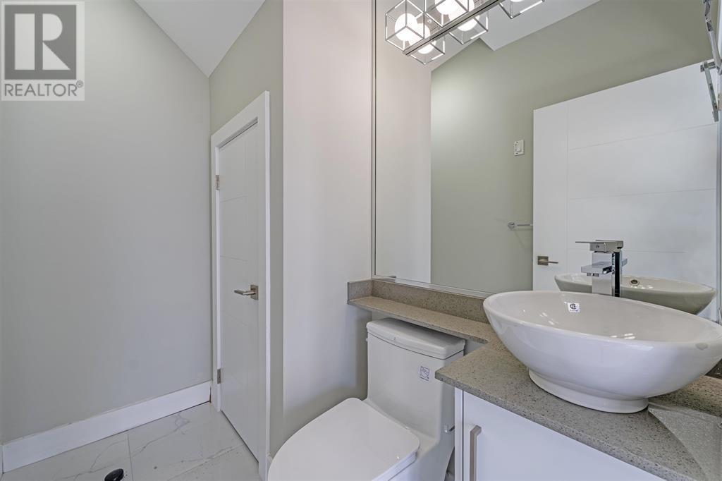 6692 Nanaimo Street, Vancouver, British Columbia  V5P 4L2 - Photo 8 - R2820004