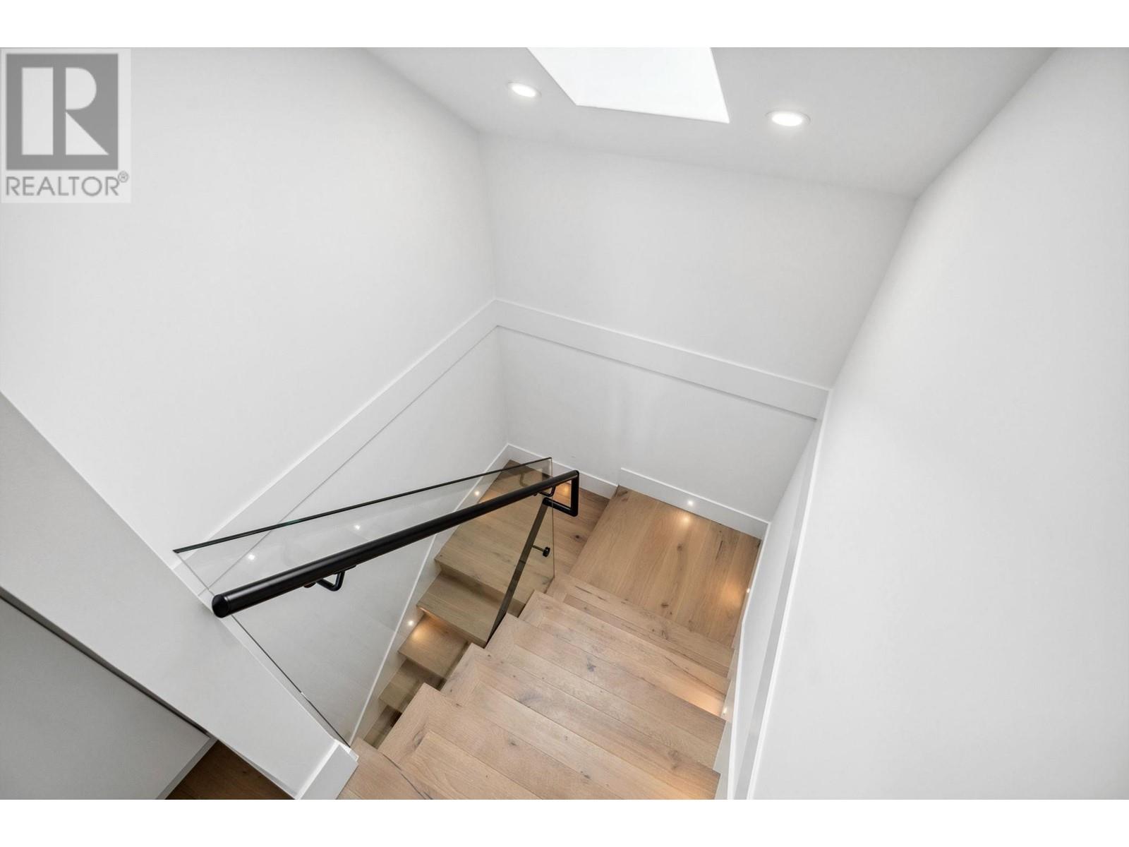 2 2846 Mcgill Street, Vancouver, British Columbia  V5K 1H6 - Photo 26 - R2820008