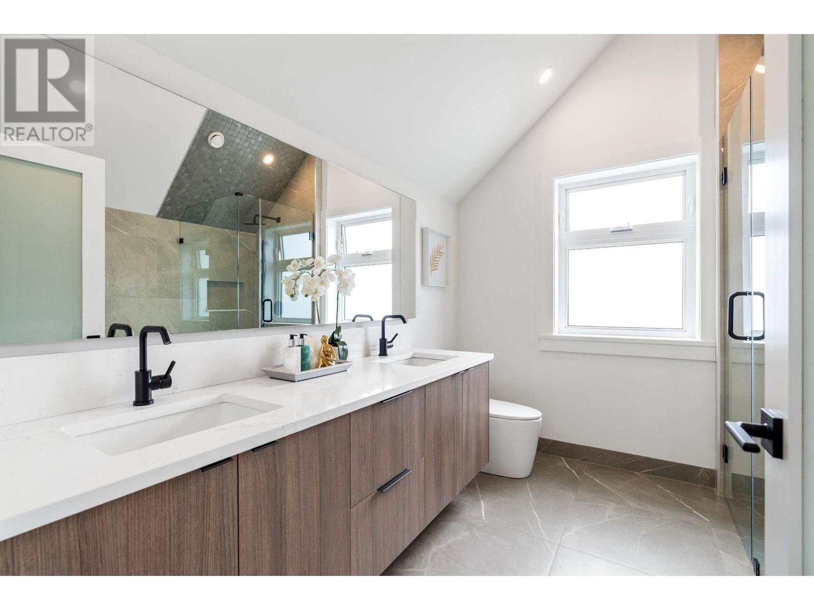 2 2846 Mcgill Street, Vancouver, British Columbia  V5K 1H6 - Photo 18 - R2820008