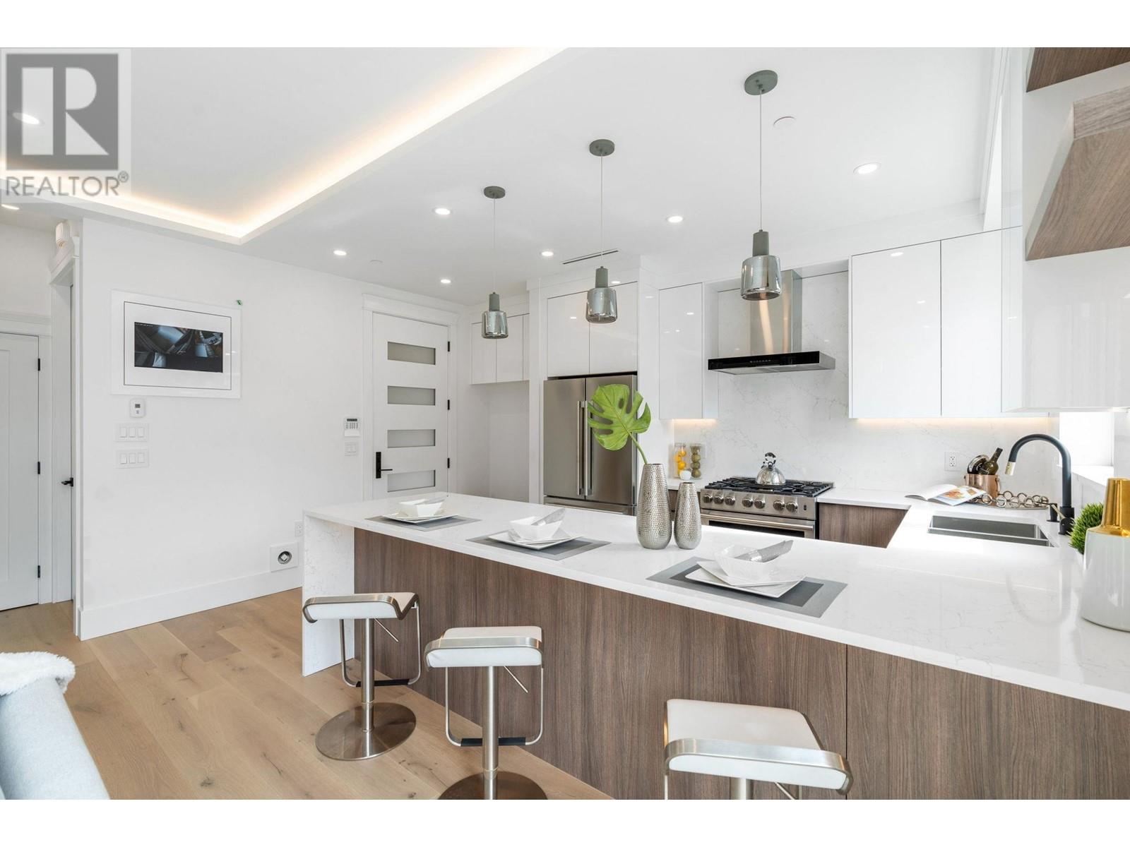 2 2846 Mcgill Street, Vancouver, British Columbia  V5K 1H6 - Photo 10 - R2820008