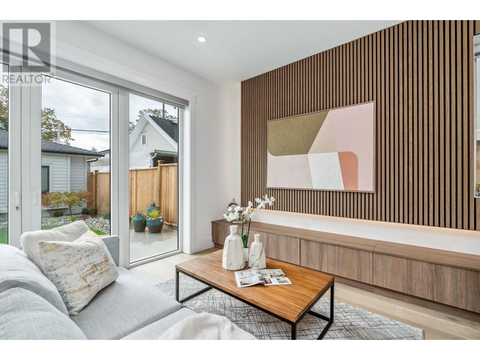 2 2846 Mcgill Street, Vancouver, British Columbia  V5K 1H6 - Photo 5 - R2820008