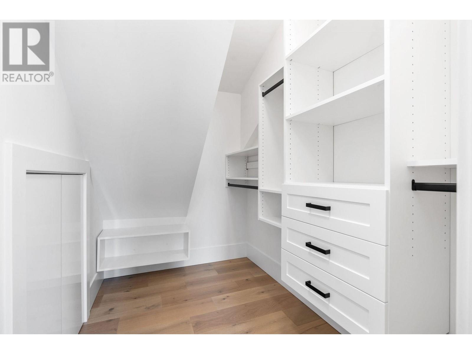 2 2846 Mcgill Street, Vancouver, British Columbia  V5K 1H6 - Photo 17 - R2820008