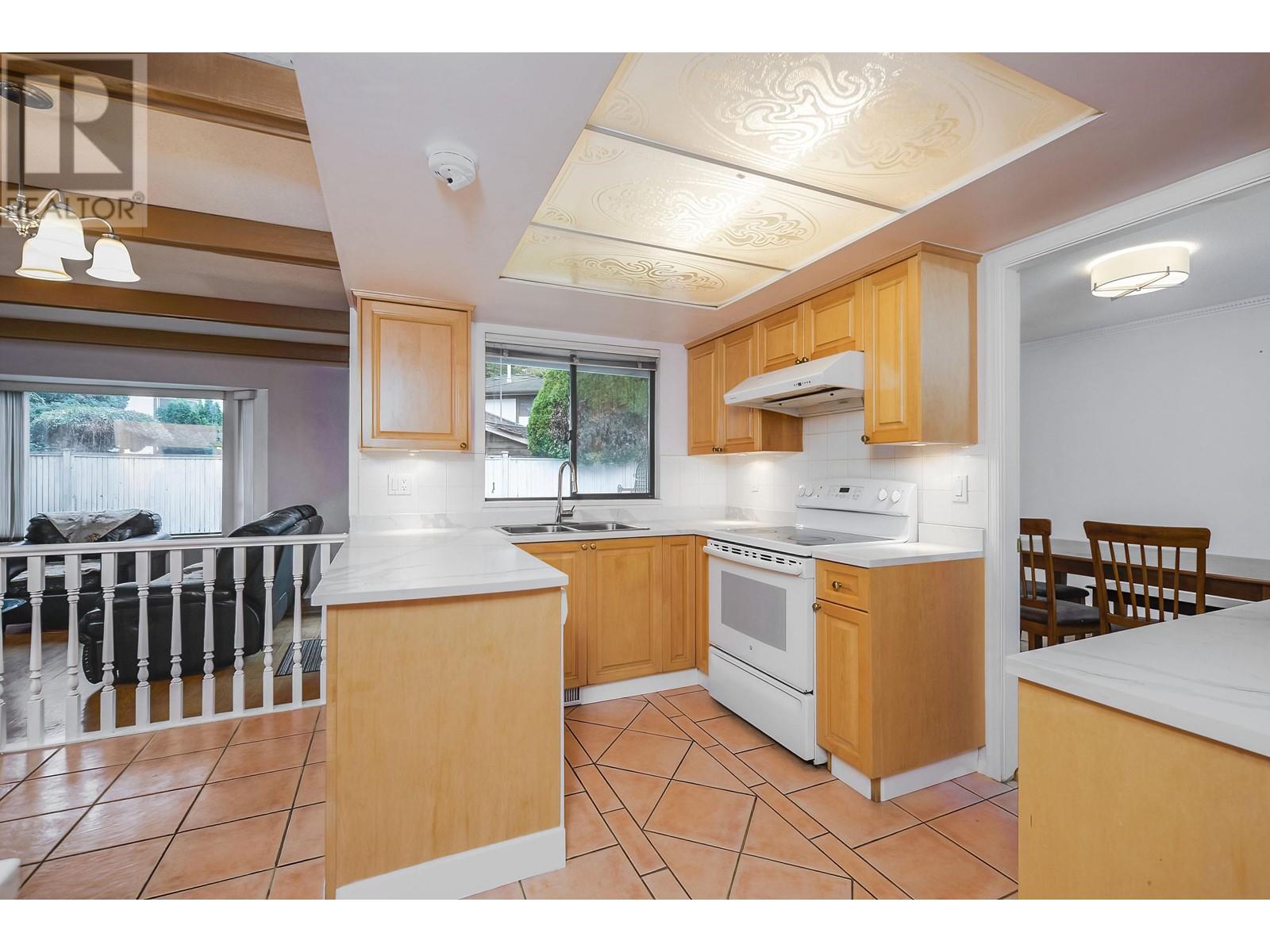 5377 Opal Place, Richmond, British Columbia  V7C 5B4 - Photo 11 - R2819741