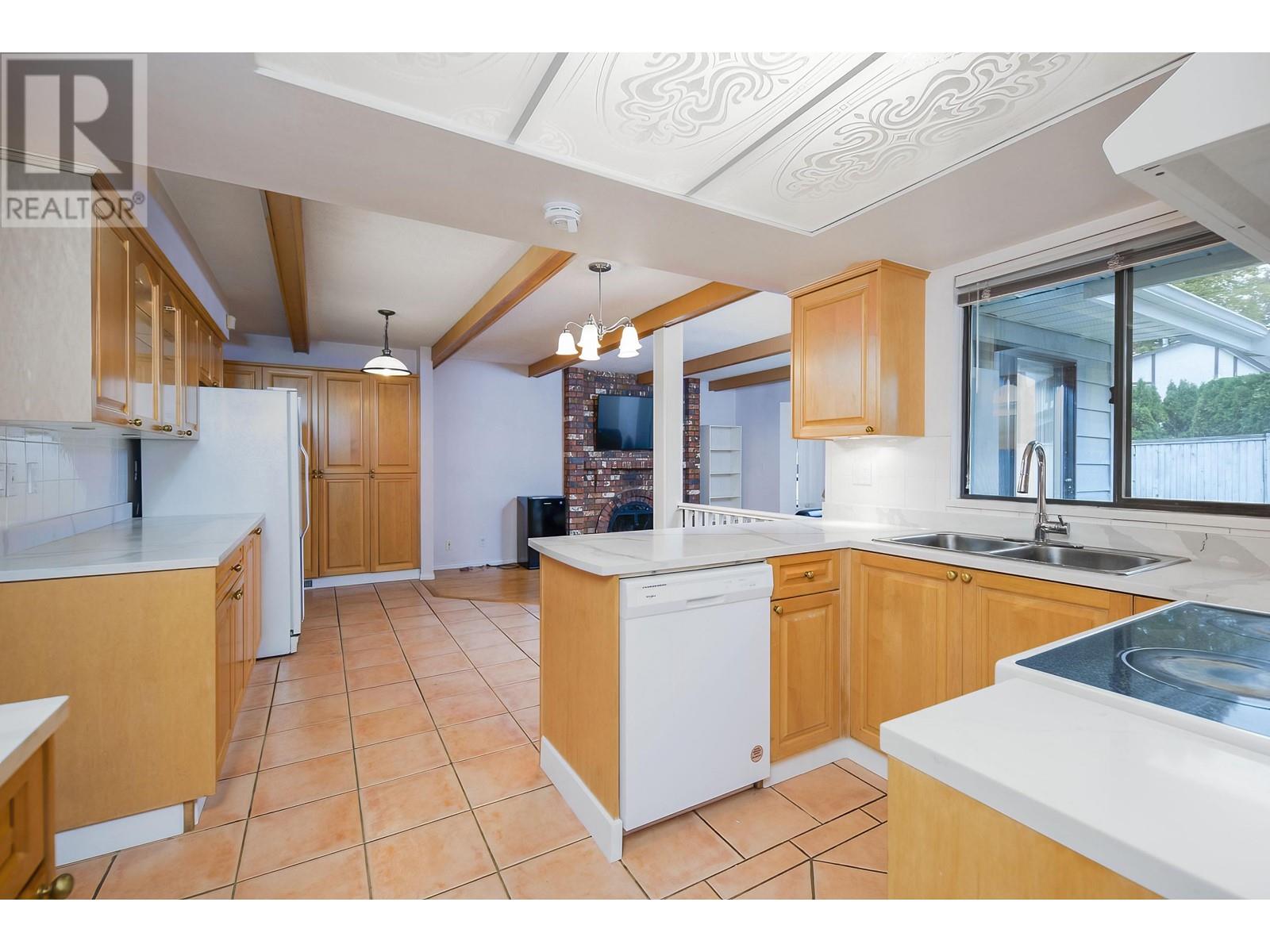 5377 Opal Place, Richmond, British Columbia  V7C 5B4 - Photo 10 - R2819741
