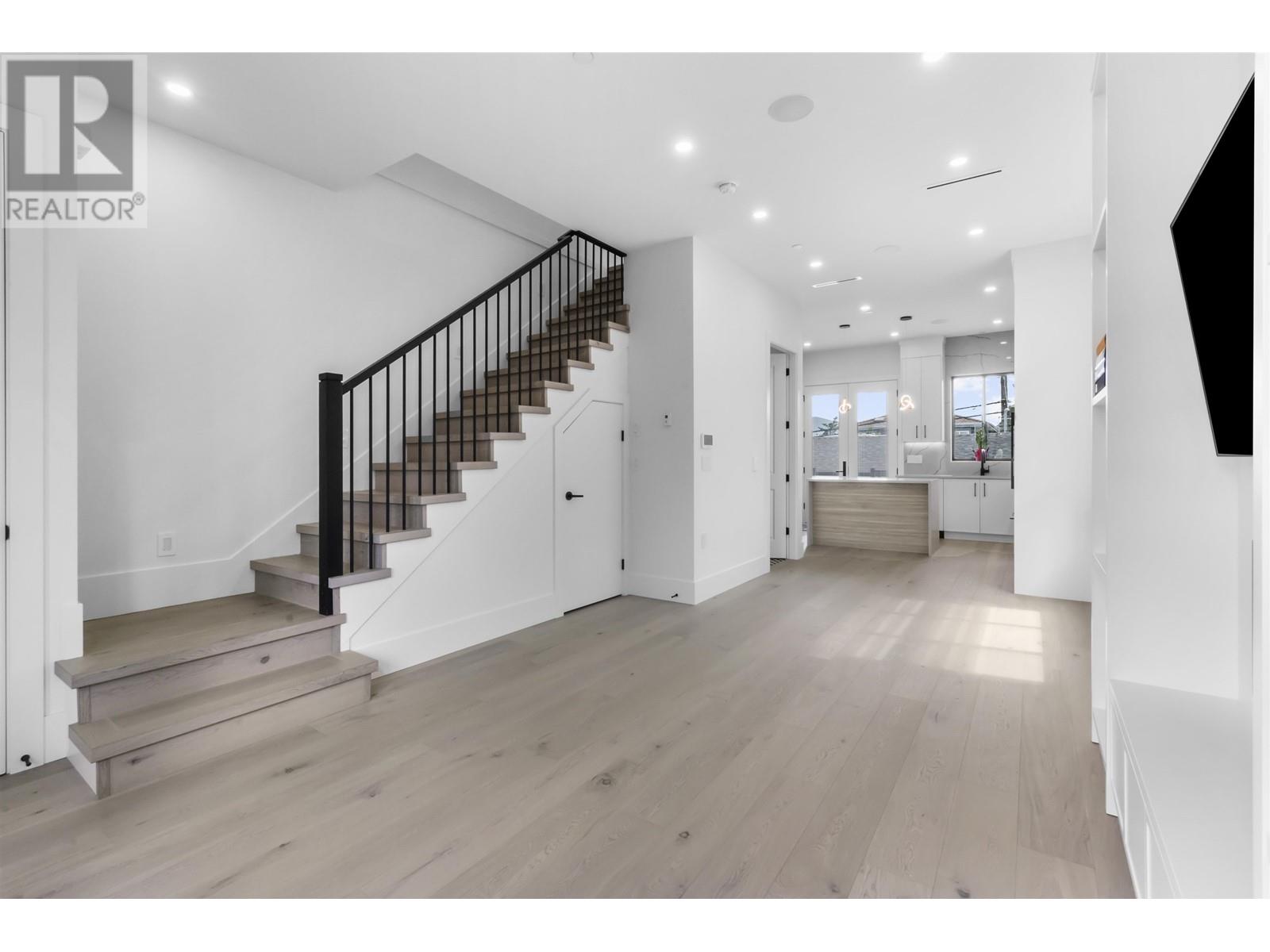 3439 Anzio Drive, Vancouver, British Columbia  V5M 4E2 - Photo 11 - R2820214