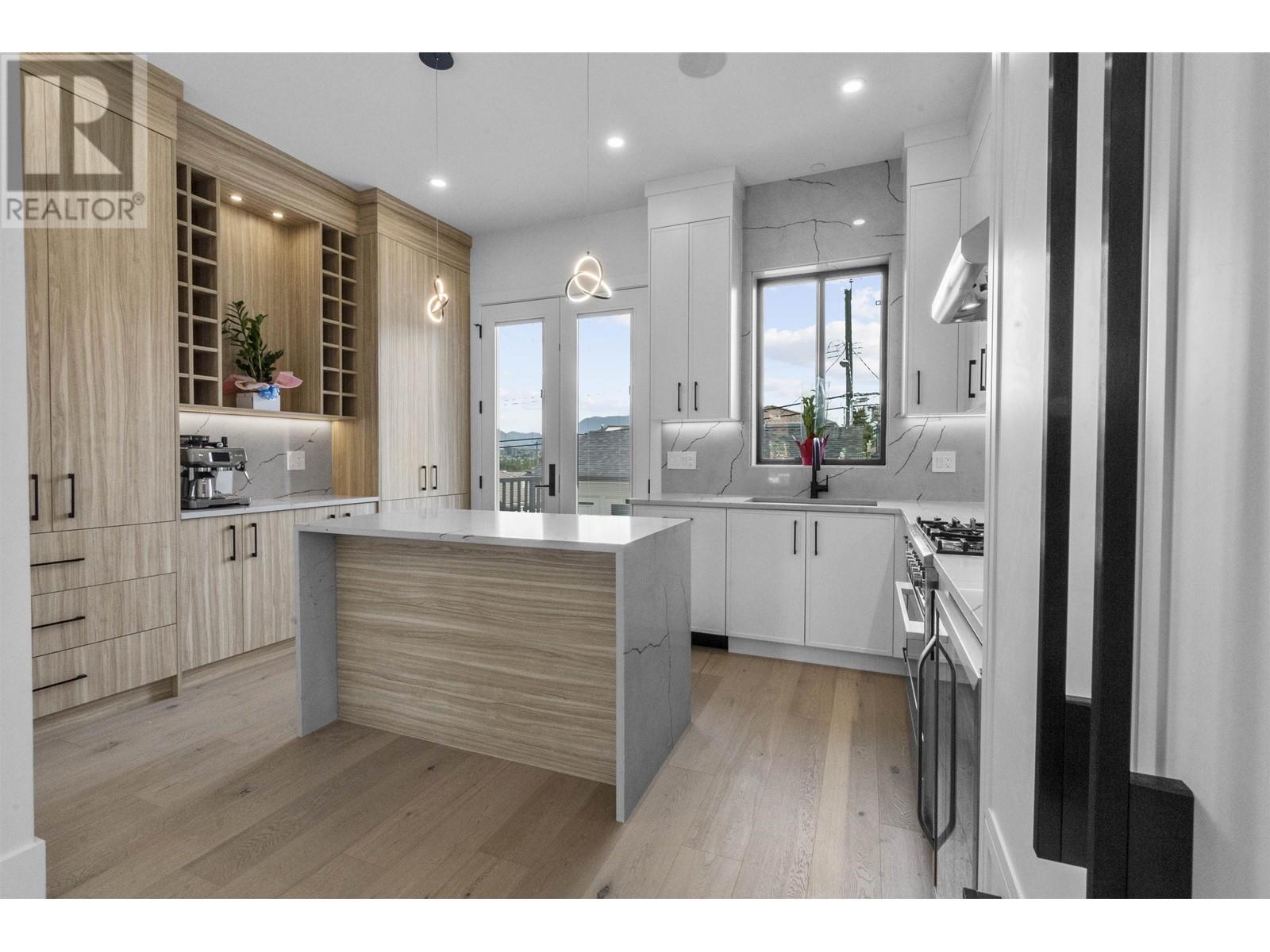 3439 Anzio Drive, Vancouver, British Columbia  V5M 4E2 - Photo 5 - R2820214