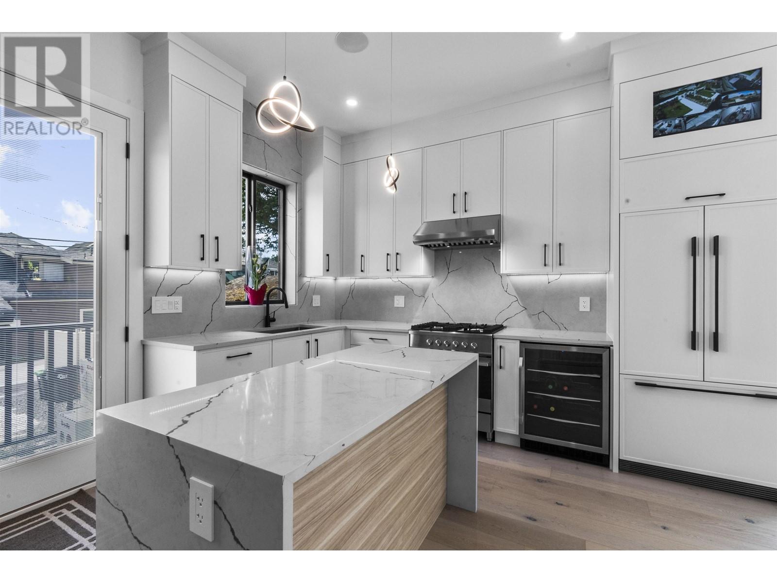 3439 Anzio Drive, Vancouver, British Columbia  V5M 4E2 - Photo 7 - R2820214