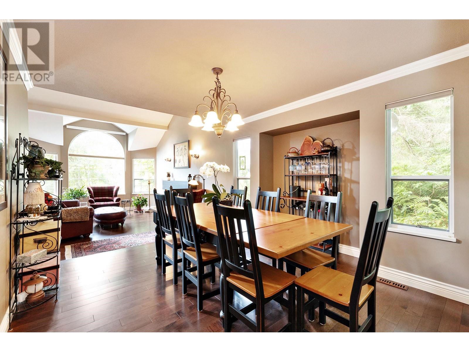 12 Timbercrest Drive, Port Moody, British Columbia  V3H 4T6 - Photo 8 - R2820235