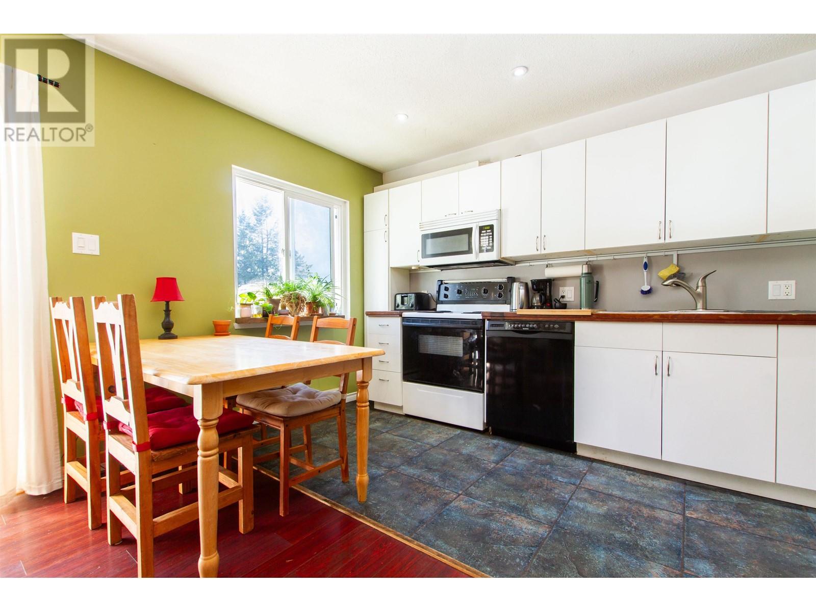 10 38171 Westway Avenue, Squamish, British Columbia  V8B 0Y4 - Photo 4 - R2820245