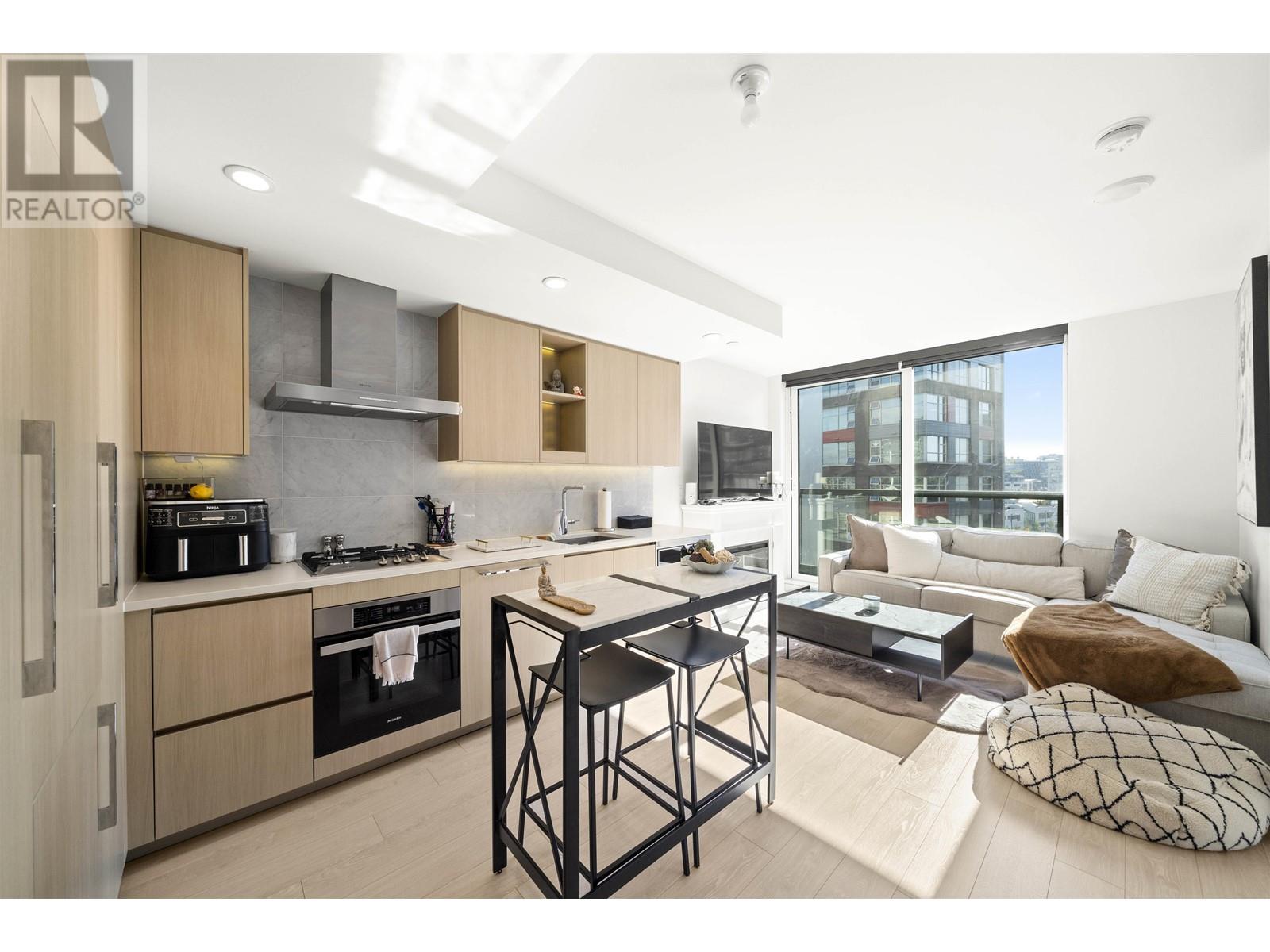 903 1768 Cook Street, Vancouver, British Columbia  V5Y 0N3 - Photo 3 - R2820255