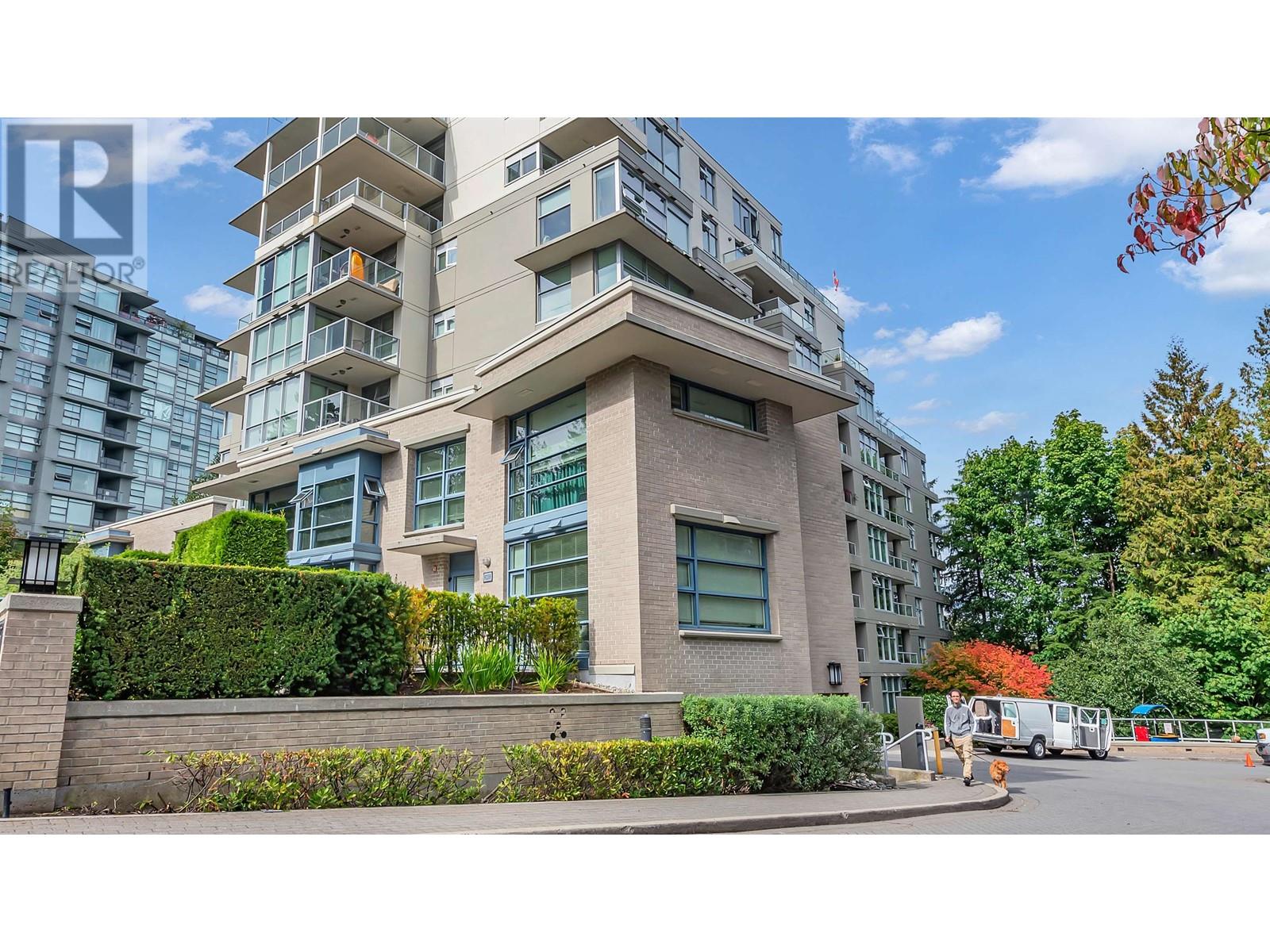 505 9232 University Crescent, Burnaby, British Columbia  V5A 0A3 - Photo 2 - R2820306